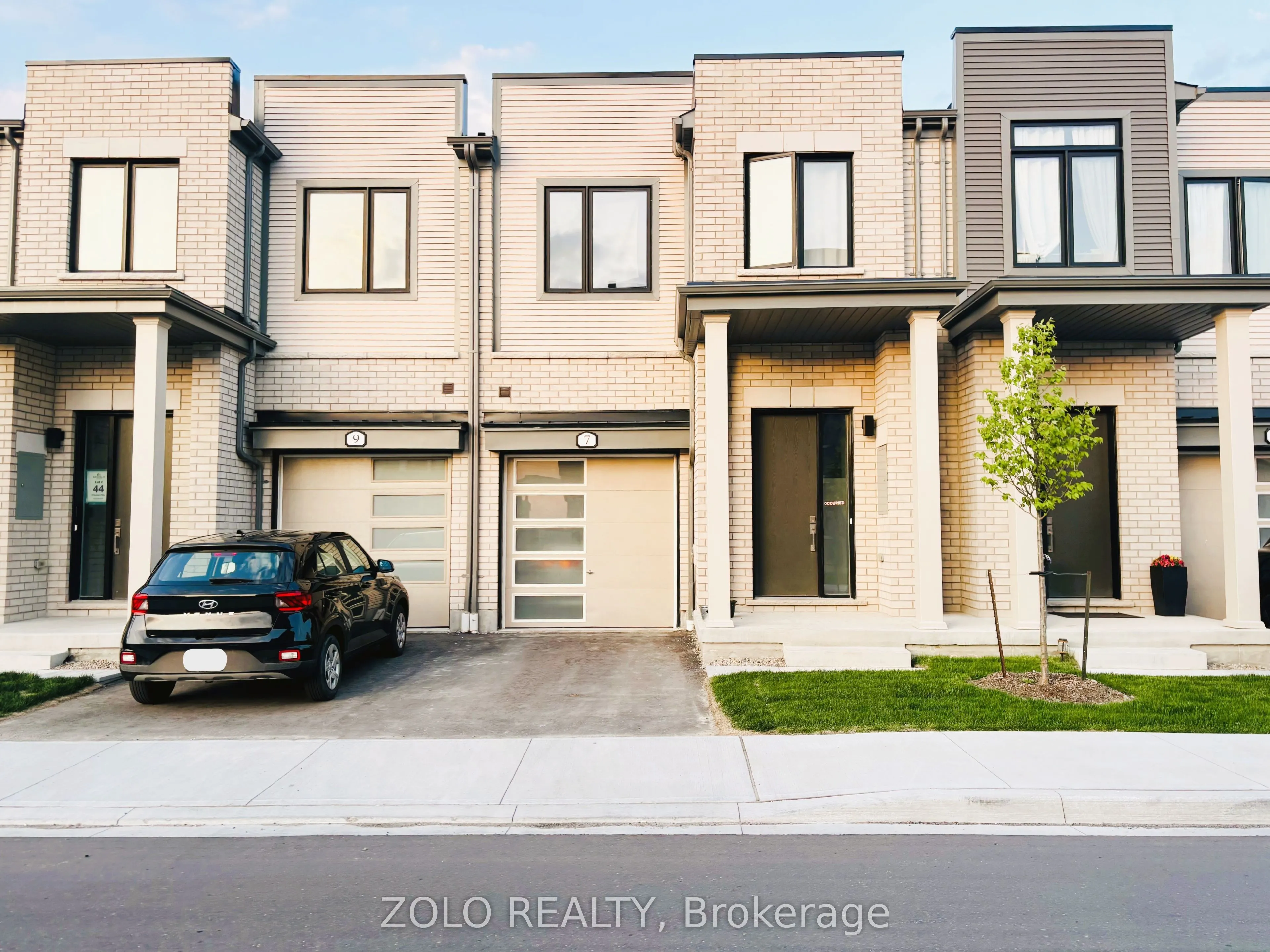 7 Sorbara Way
