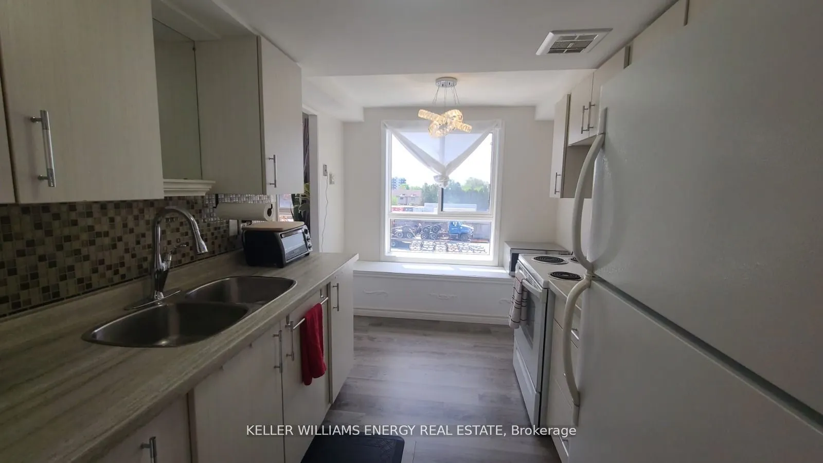 43 Taunton Road E, #48