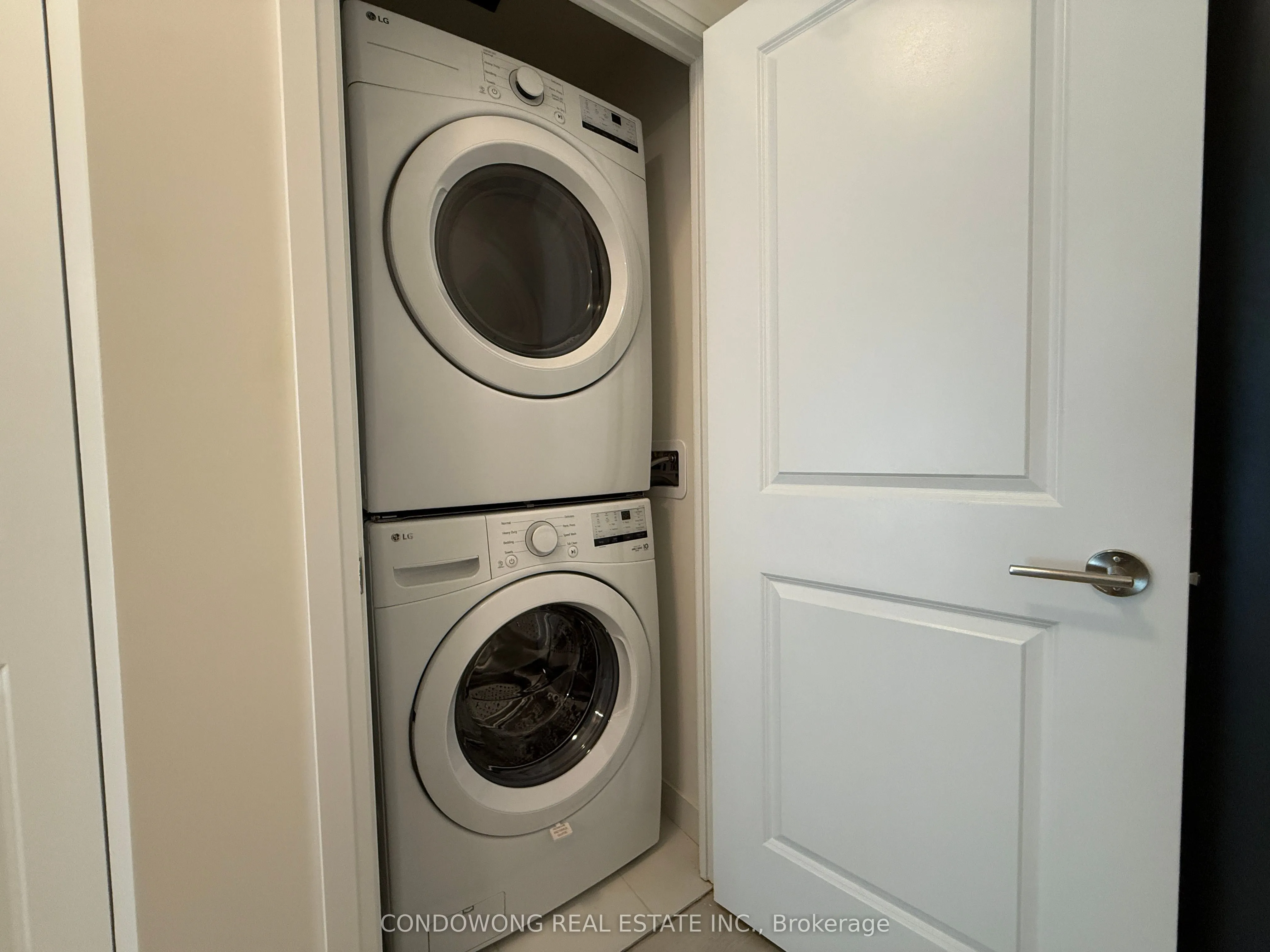 3270 Sheppard Avenue, #823