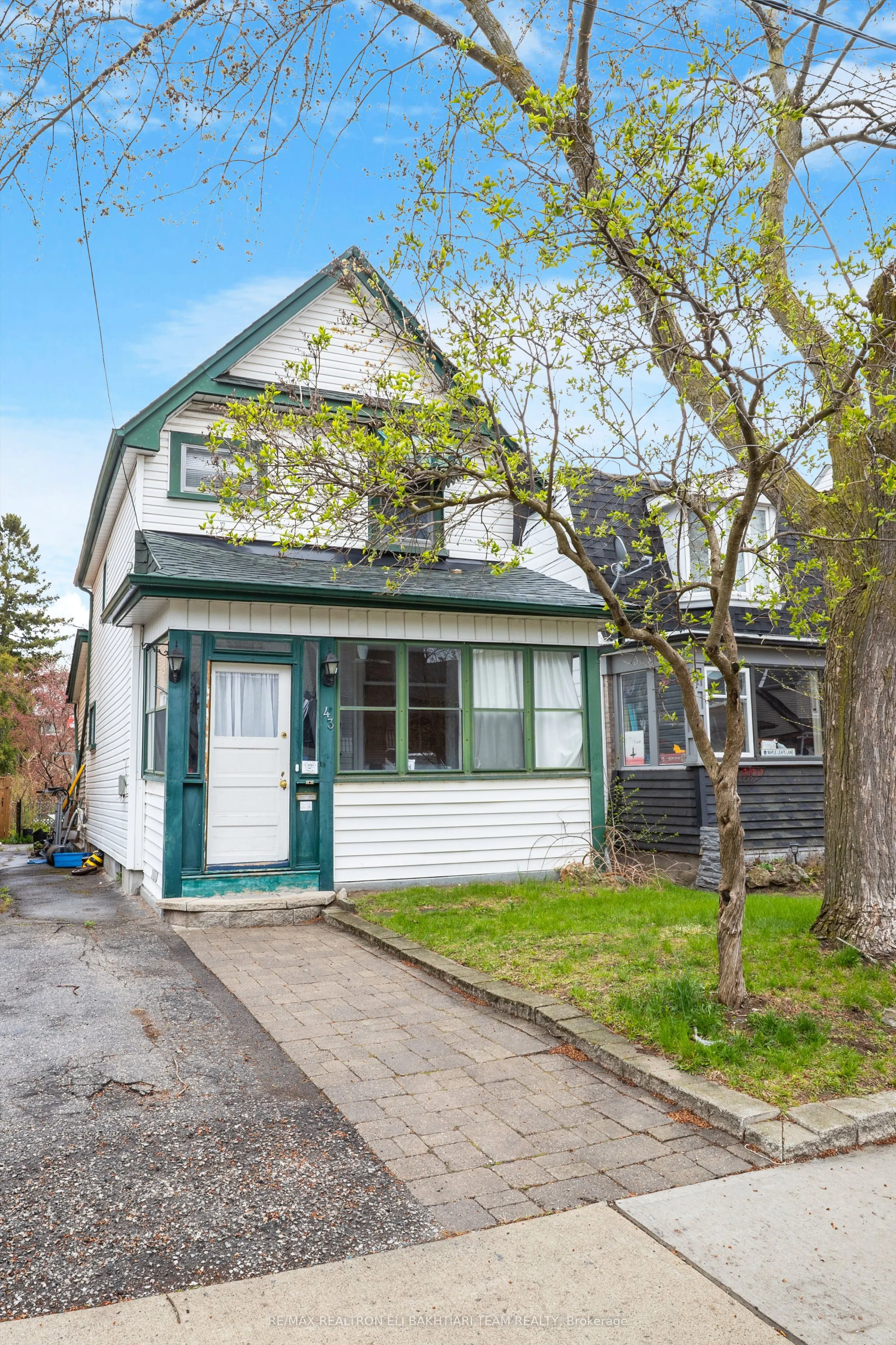 43 King Edward Avenue