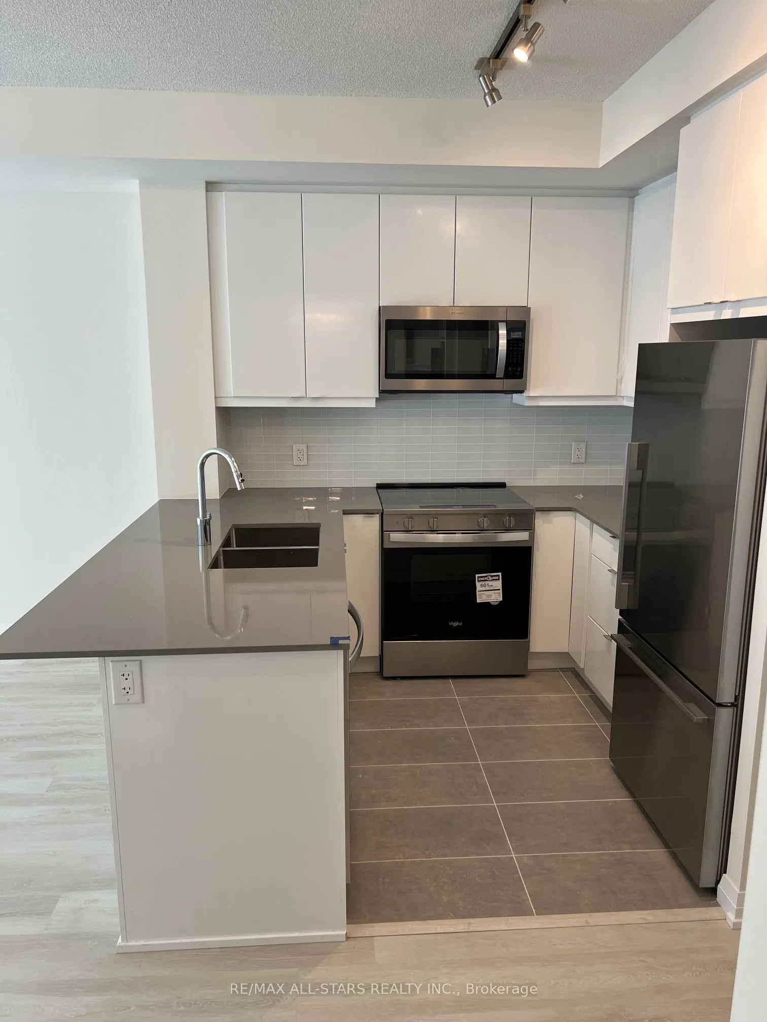 3270 Sheppard Avenue E, #324