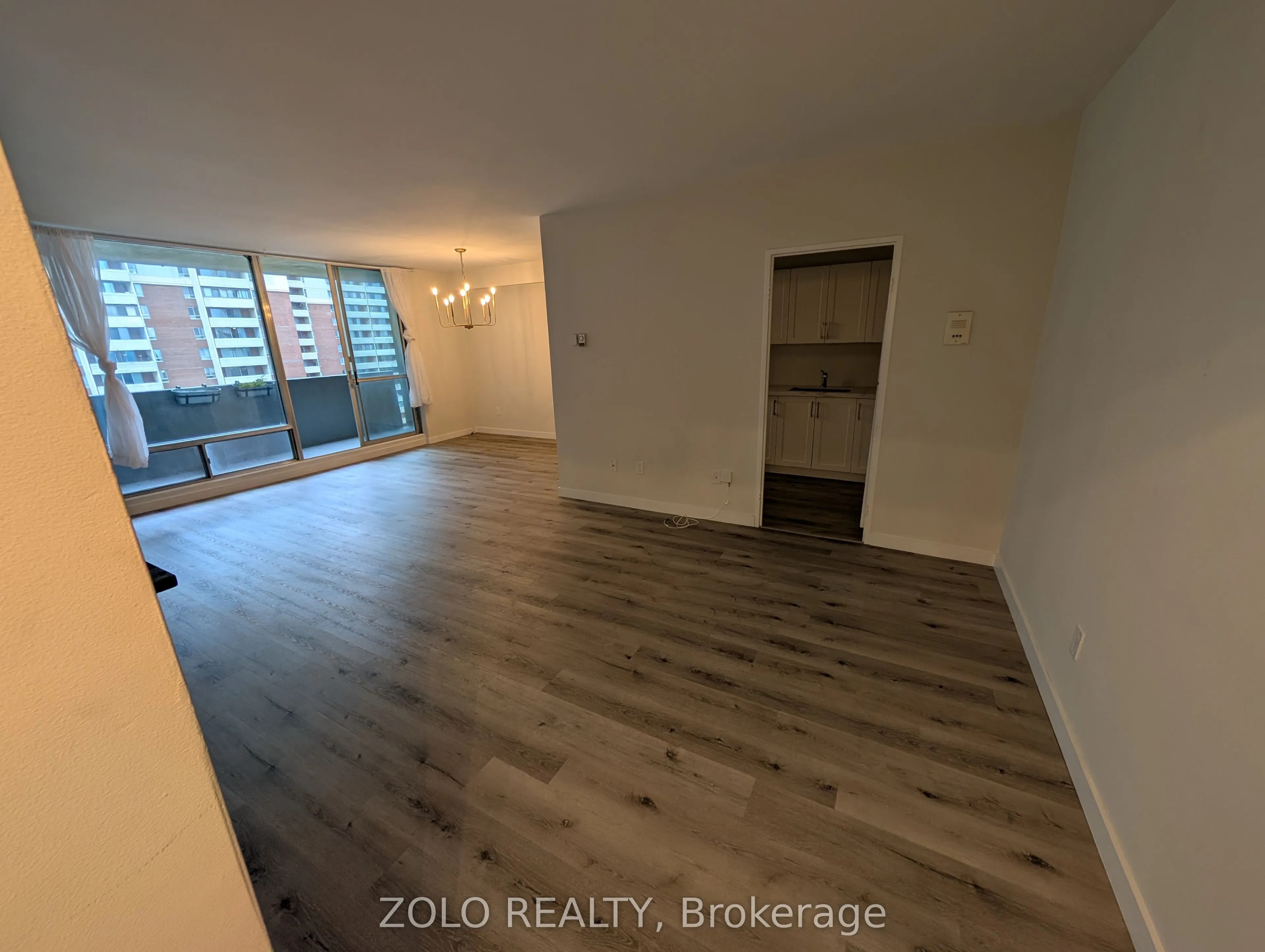 5 Massey Square, #1801