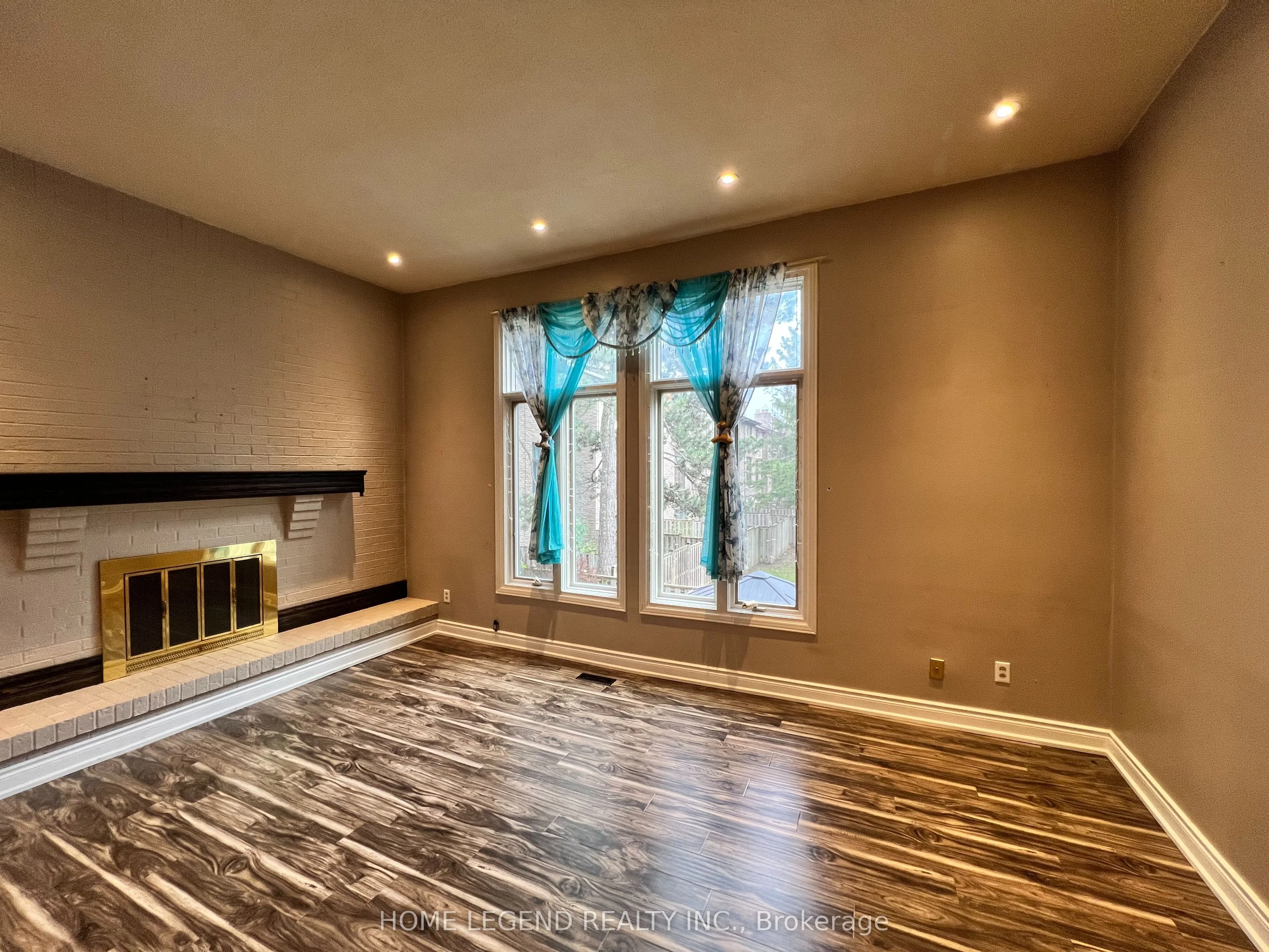 100 Burrows Hall Boulevard, #38