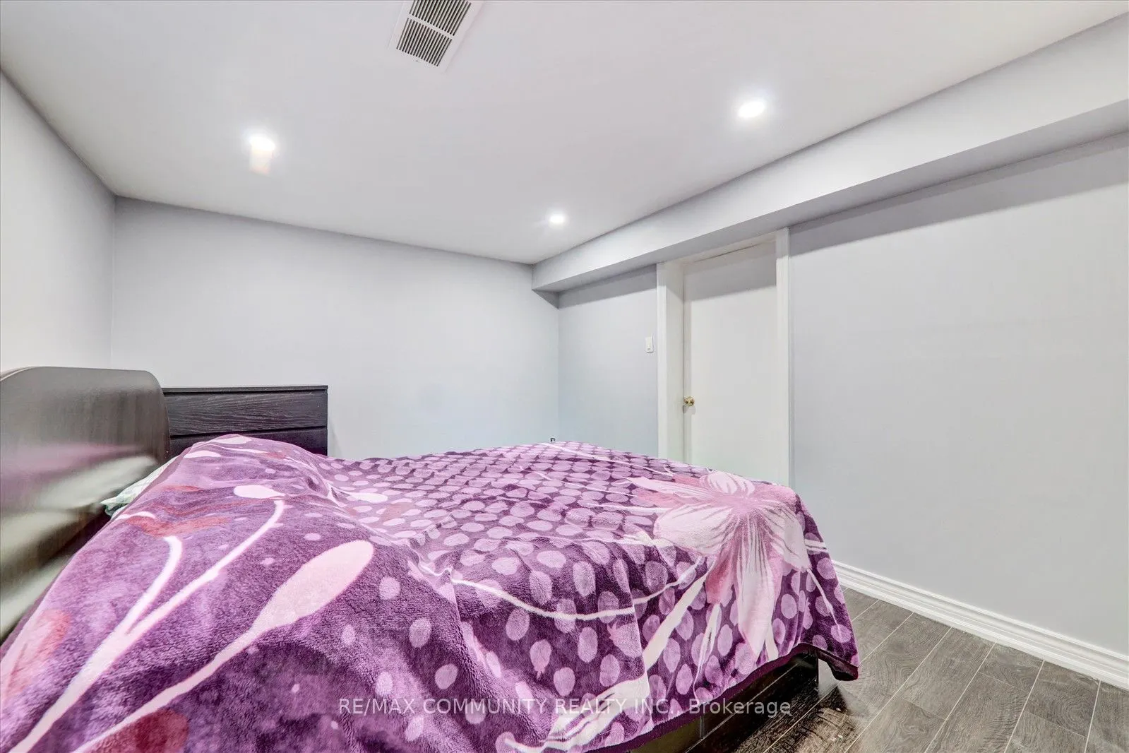 6 Barlow Road