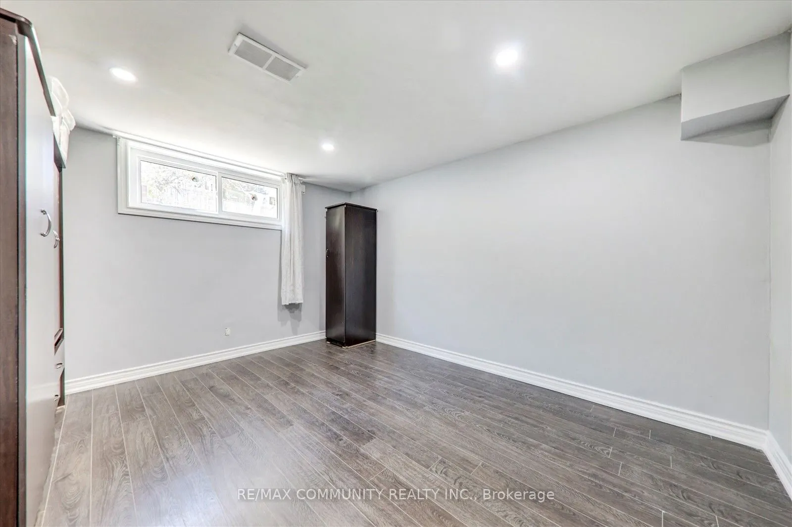 6 Barlow Road