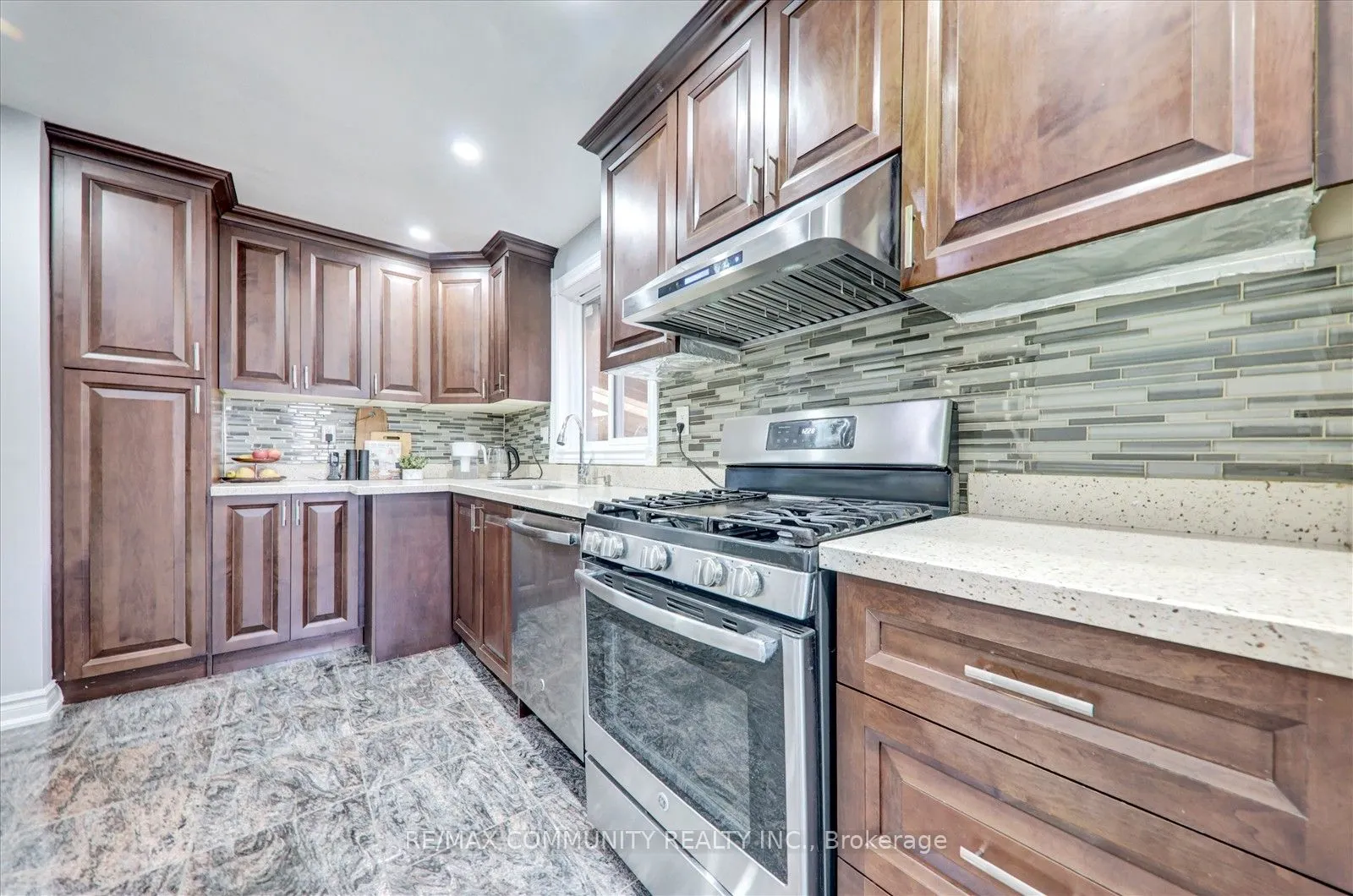 6 Barlow Road