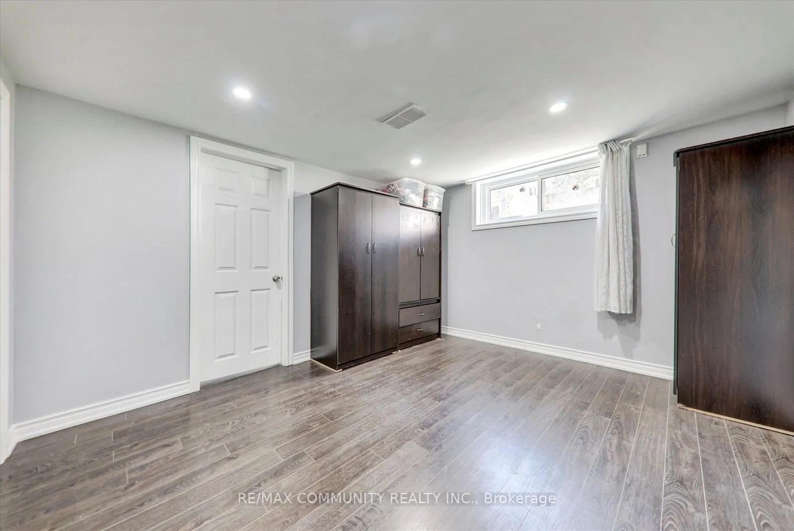 6 Barlow Road