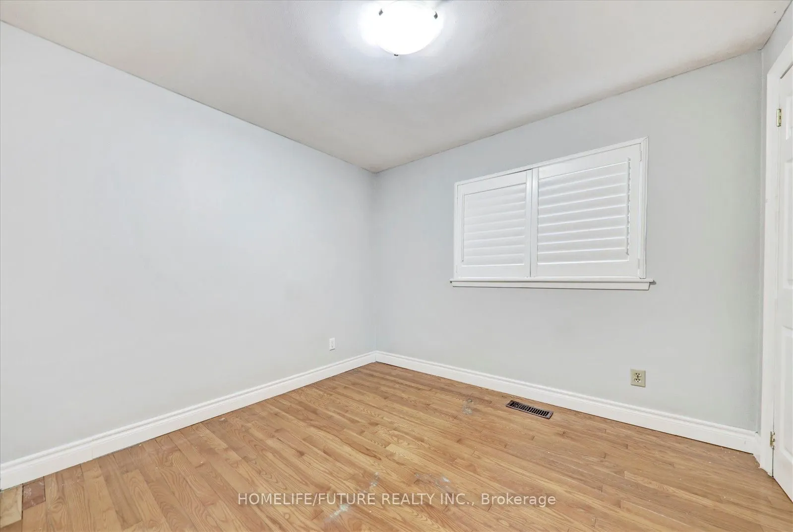 97 Dunsfold Drive, #Main & 2nd Flr