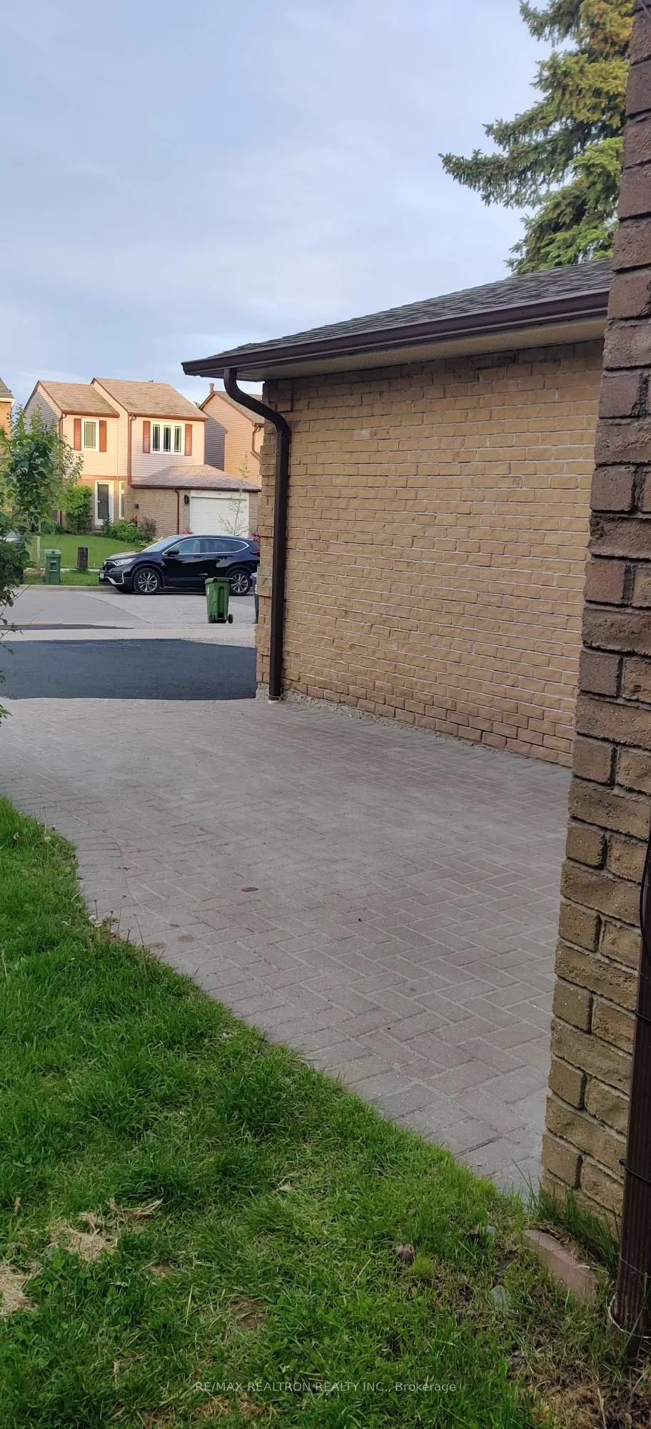 112 Valley Stream Drive
