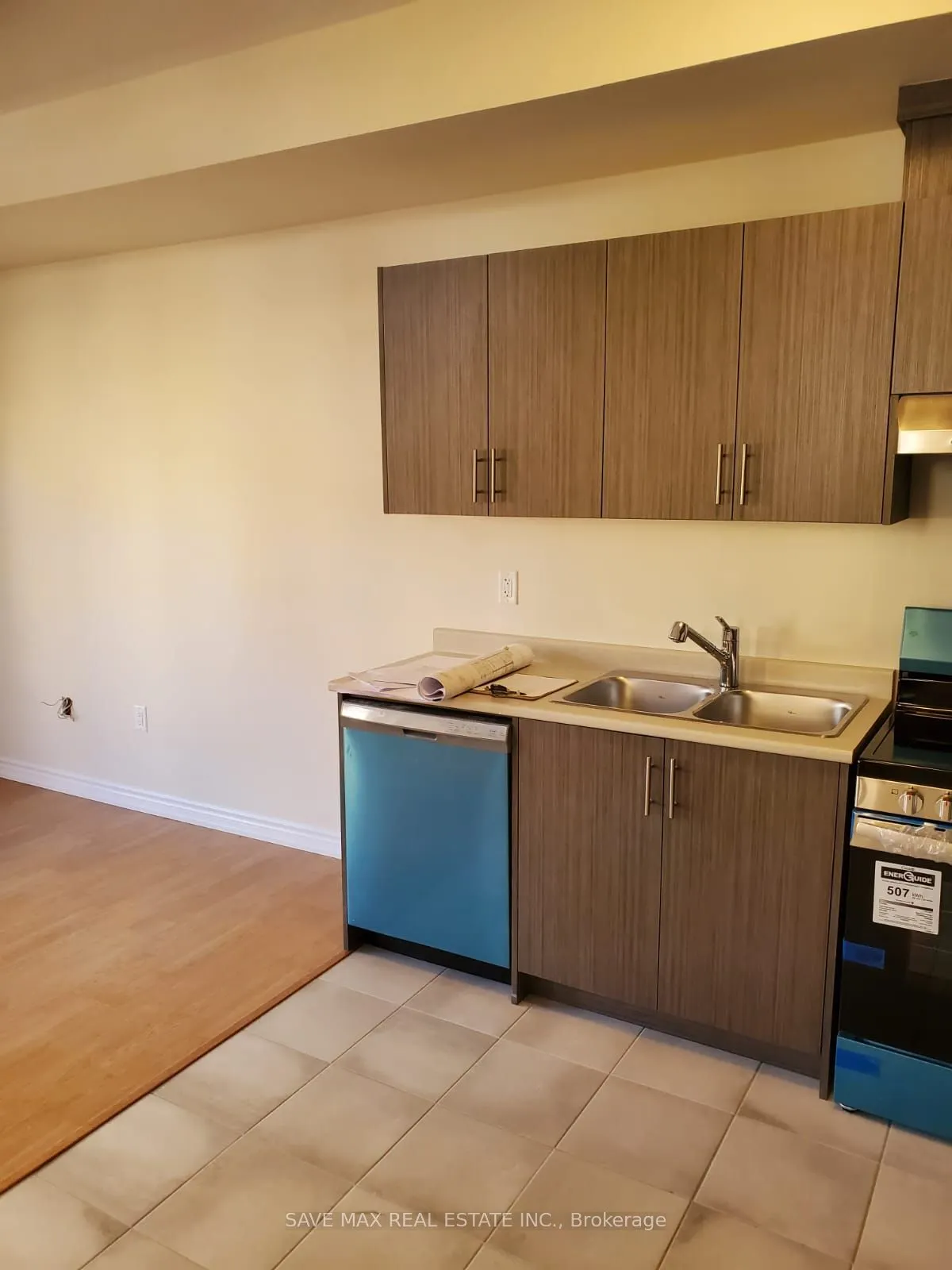19 Petley Street, #19