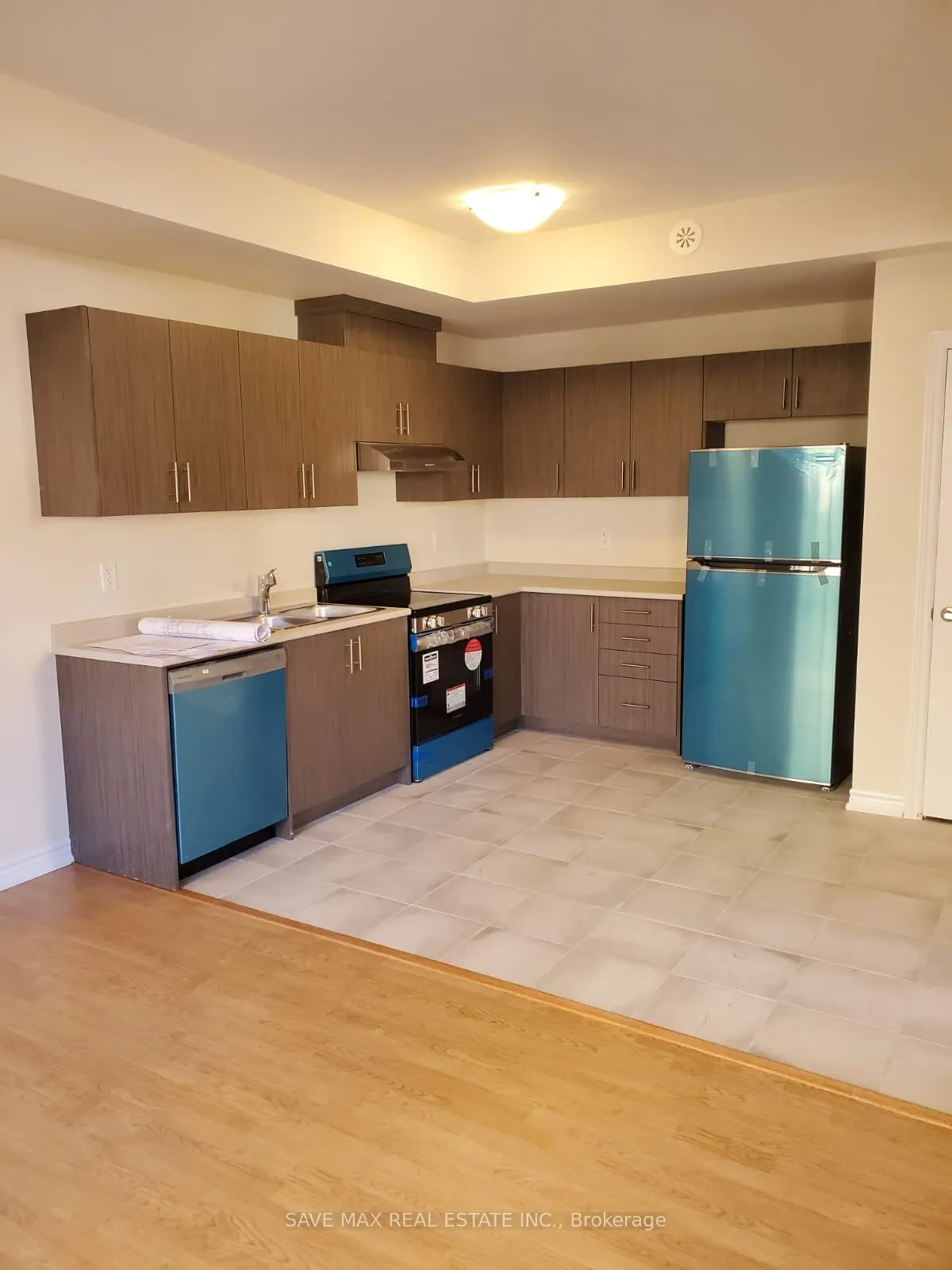 19 Petley Street, #19