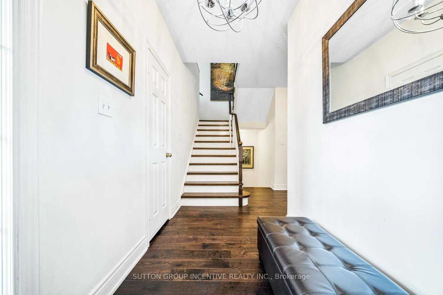 432 Woodsmere Crescent