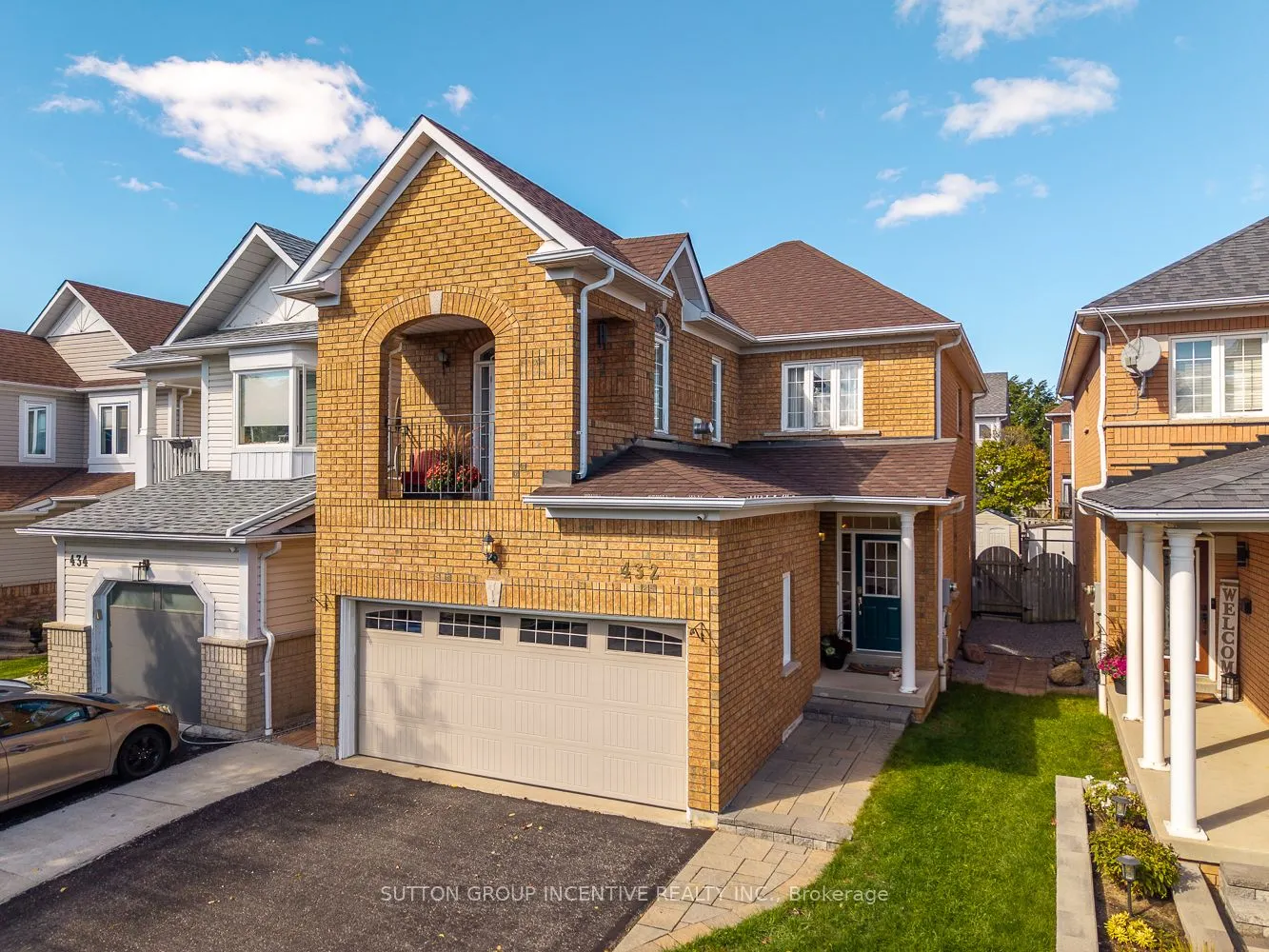 432 Woodsmere Crescent