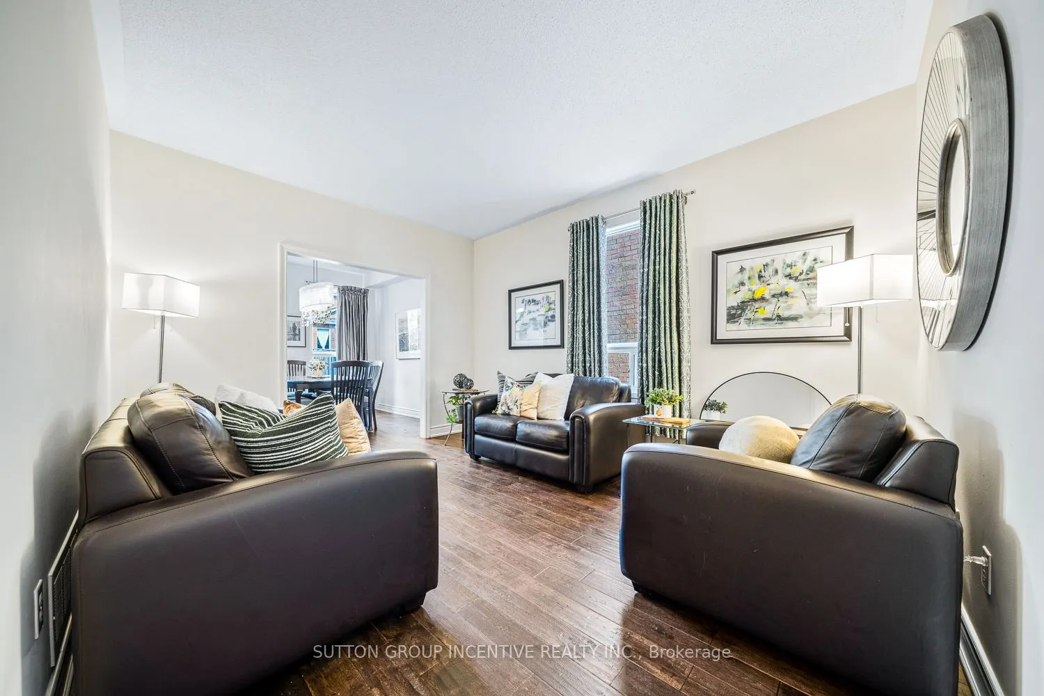 432 Woodsmere Crescent