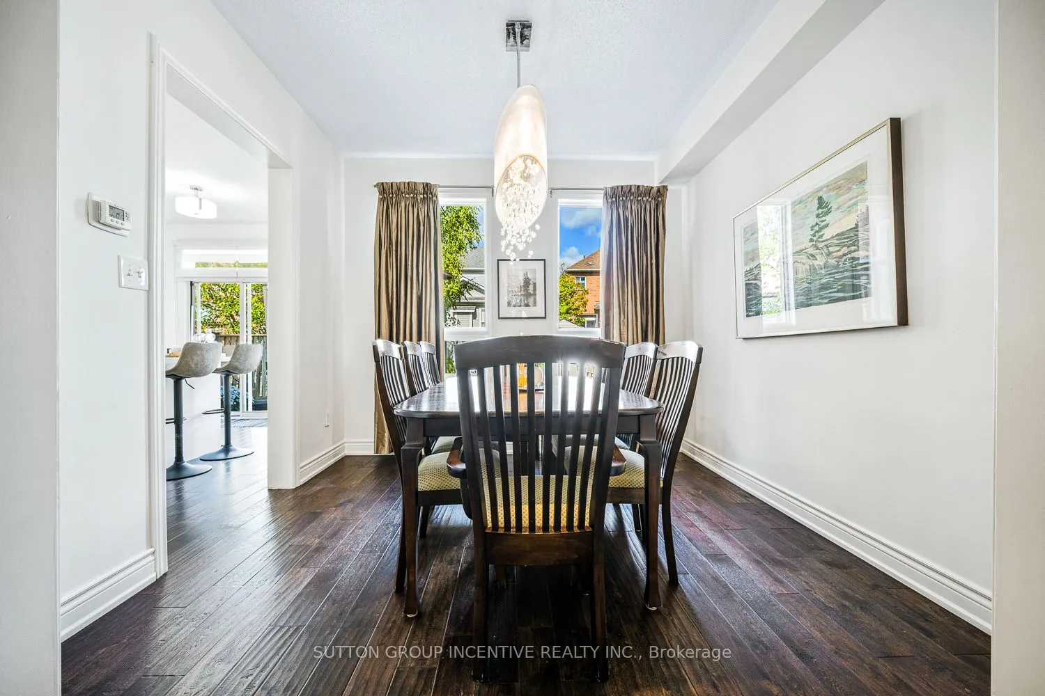432 Woodsmere Crescent