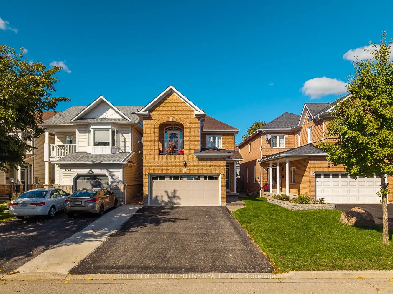 432 Woodsmere Crescent