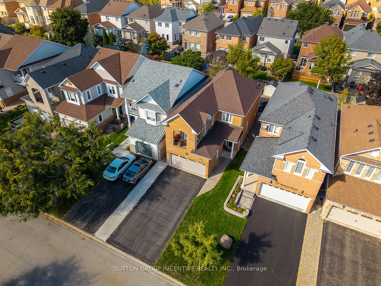 432 Woodsmere Crescent