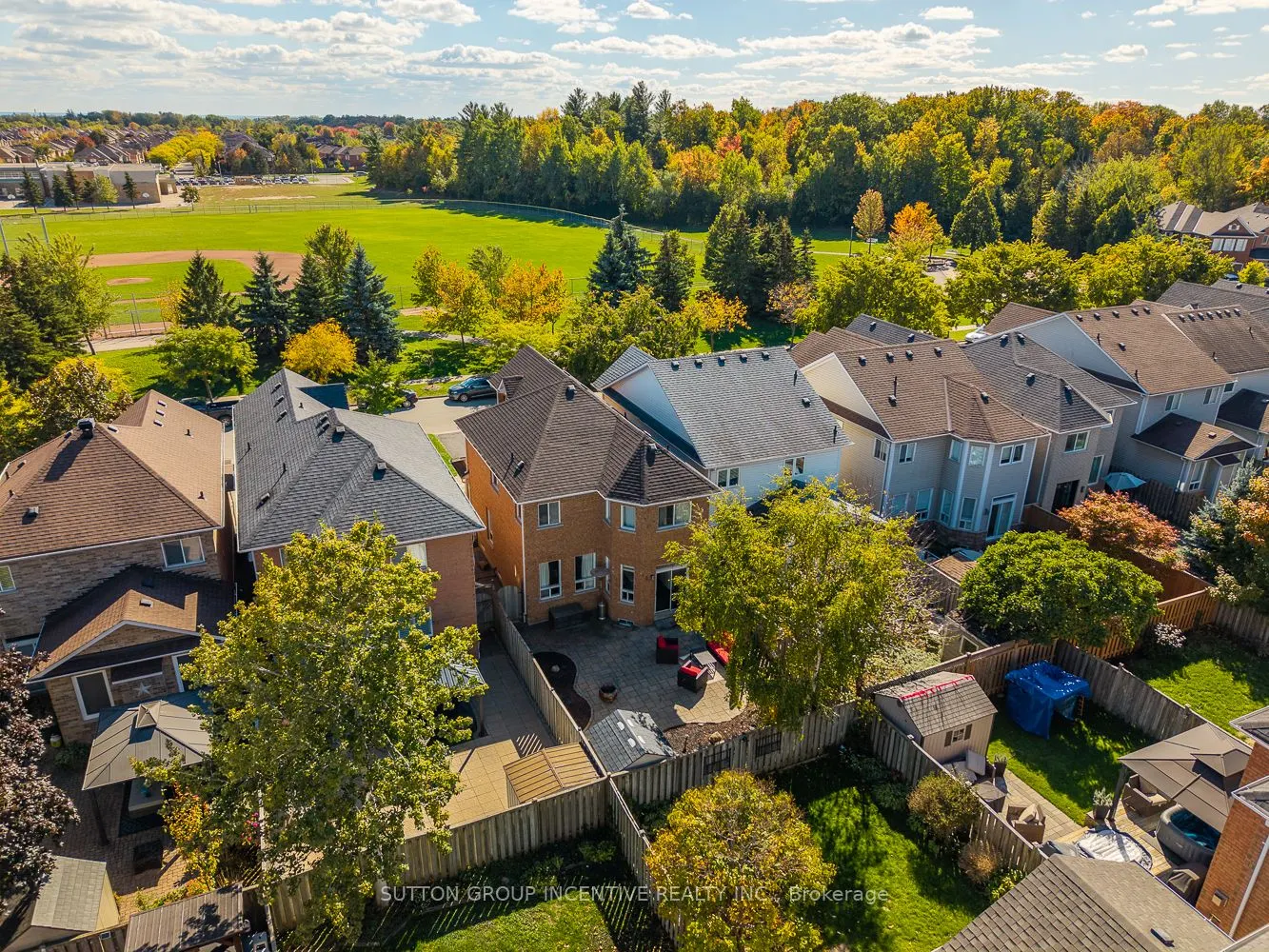 432 Woodsmere Crescent