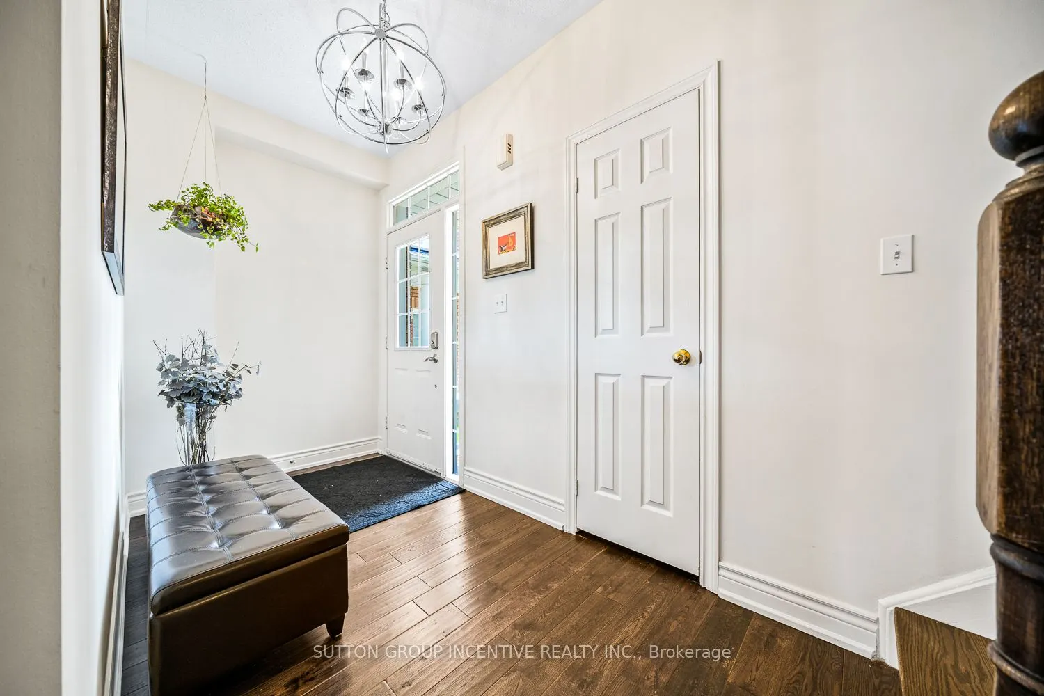 432 Woodsmere Crescent