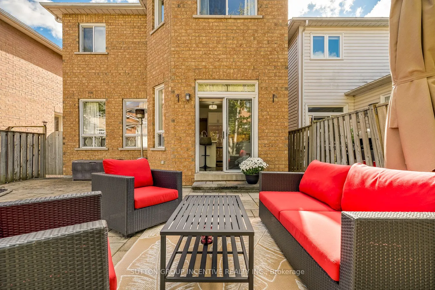 432 Woodsmere Crescent