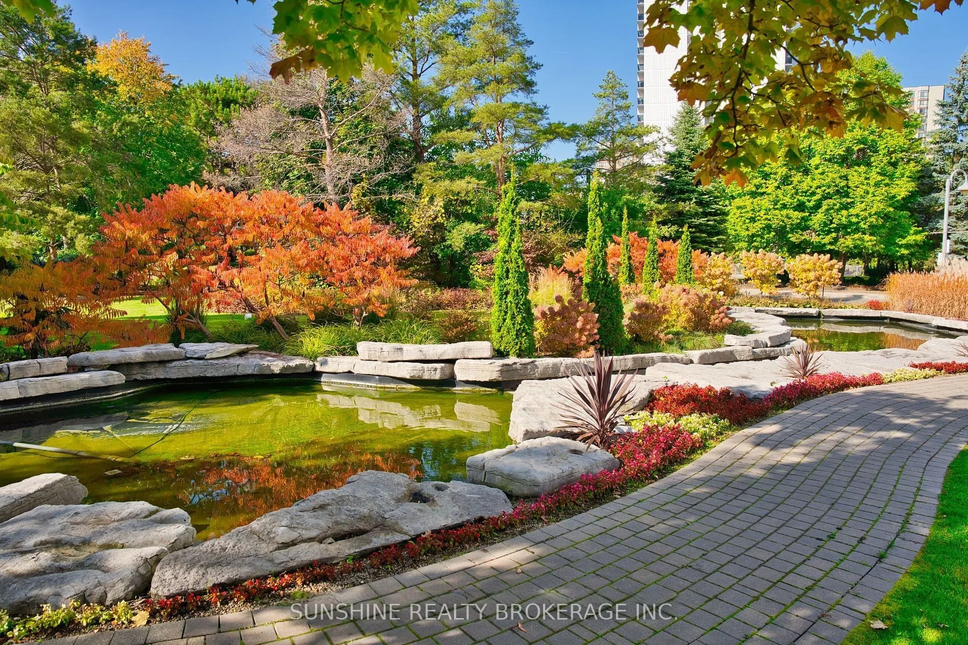 175 Bamburgh Circle, #309