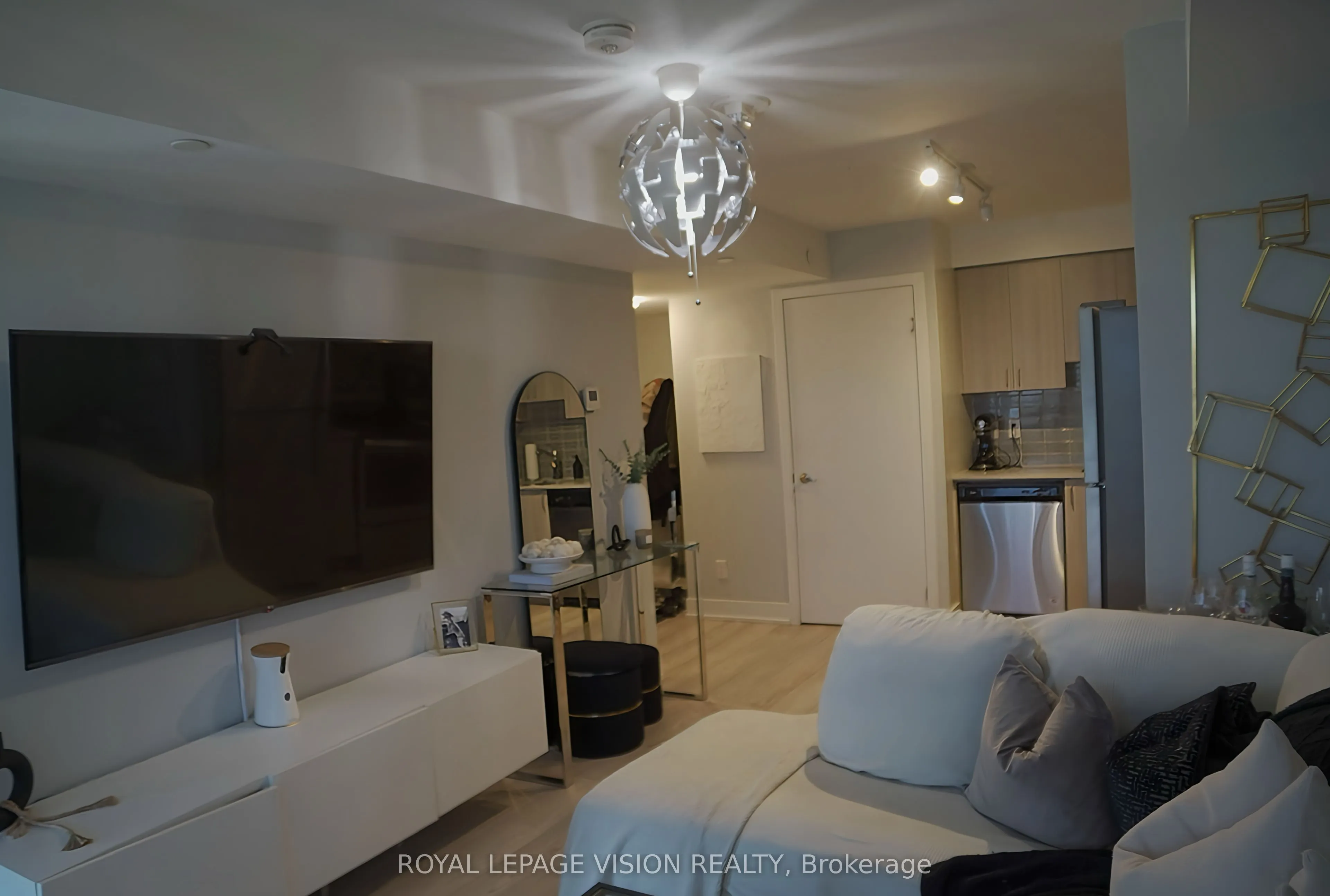 1255 Bayly Street, #1701