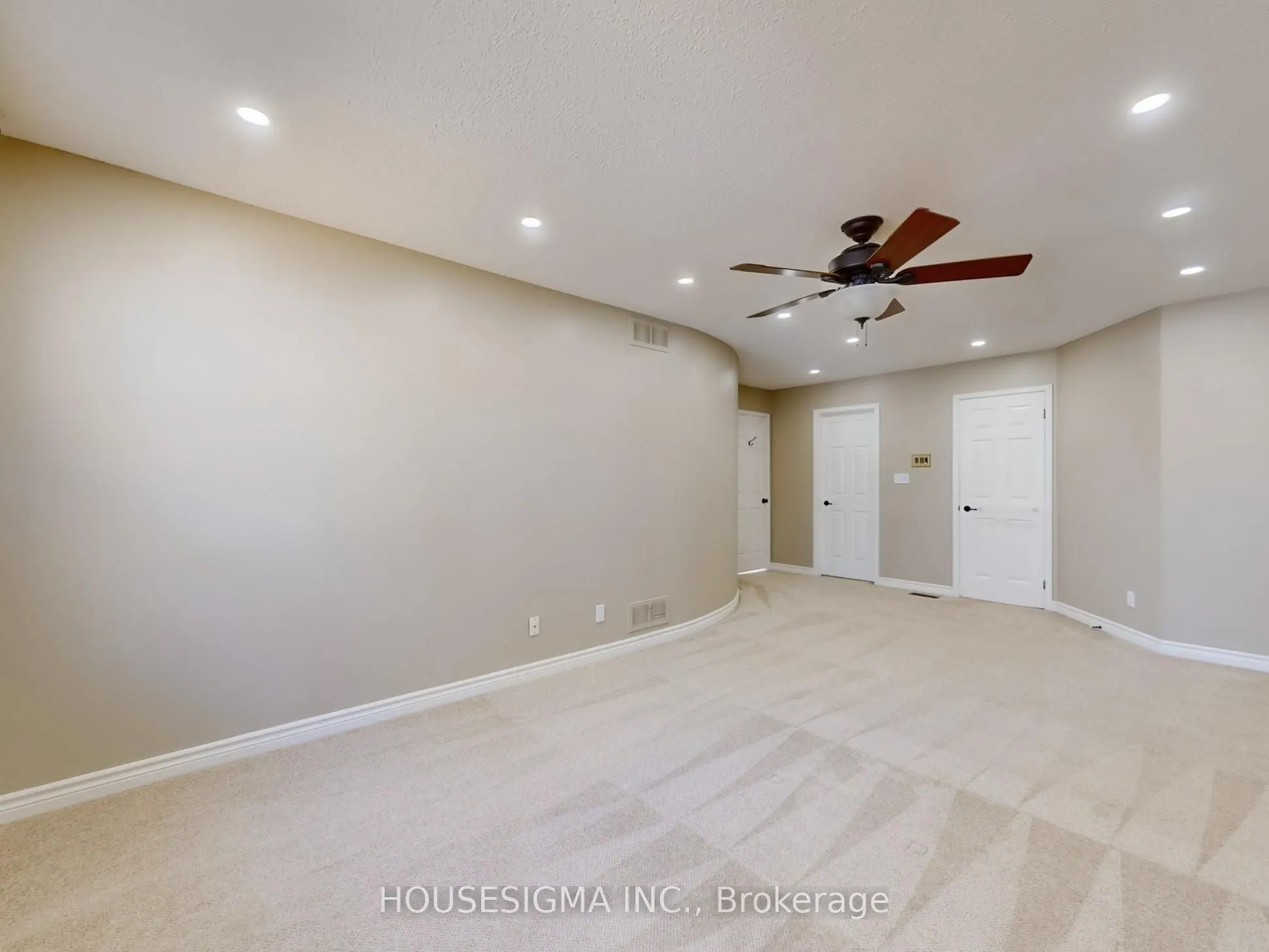 952 Peggoty Circle
