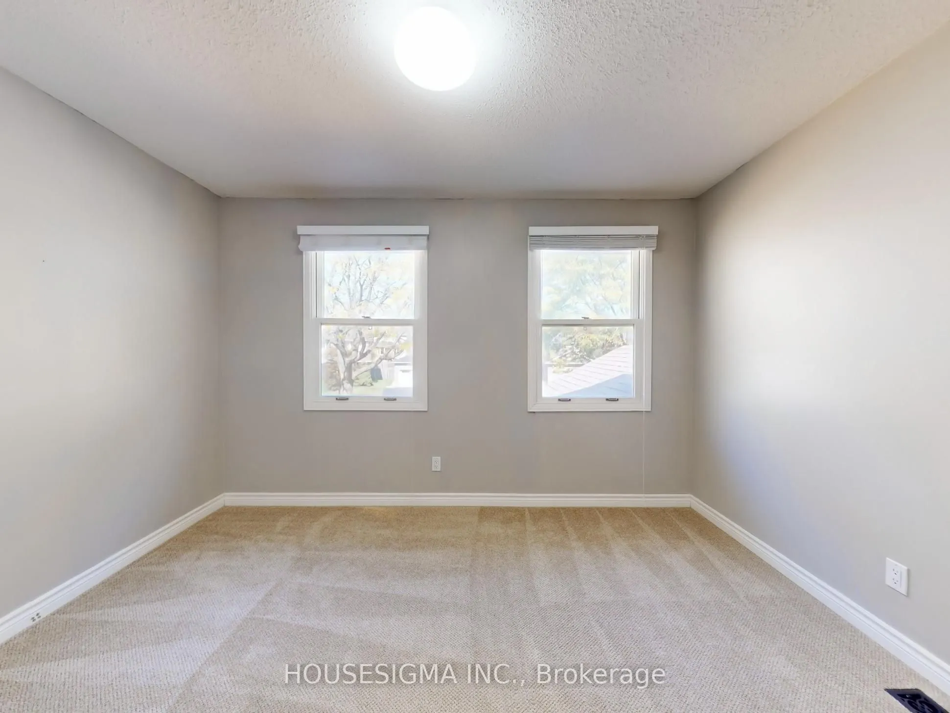 952 Peggoty Circle