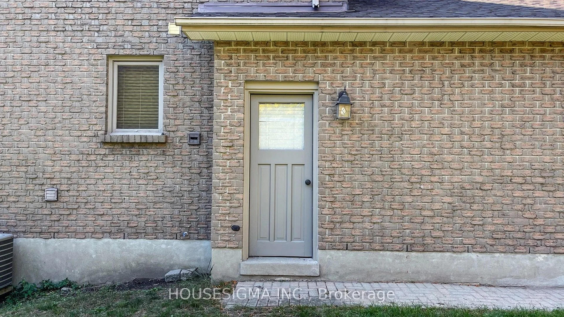 952 Peggoty Circle
