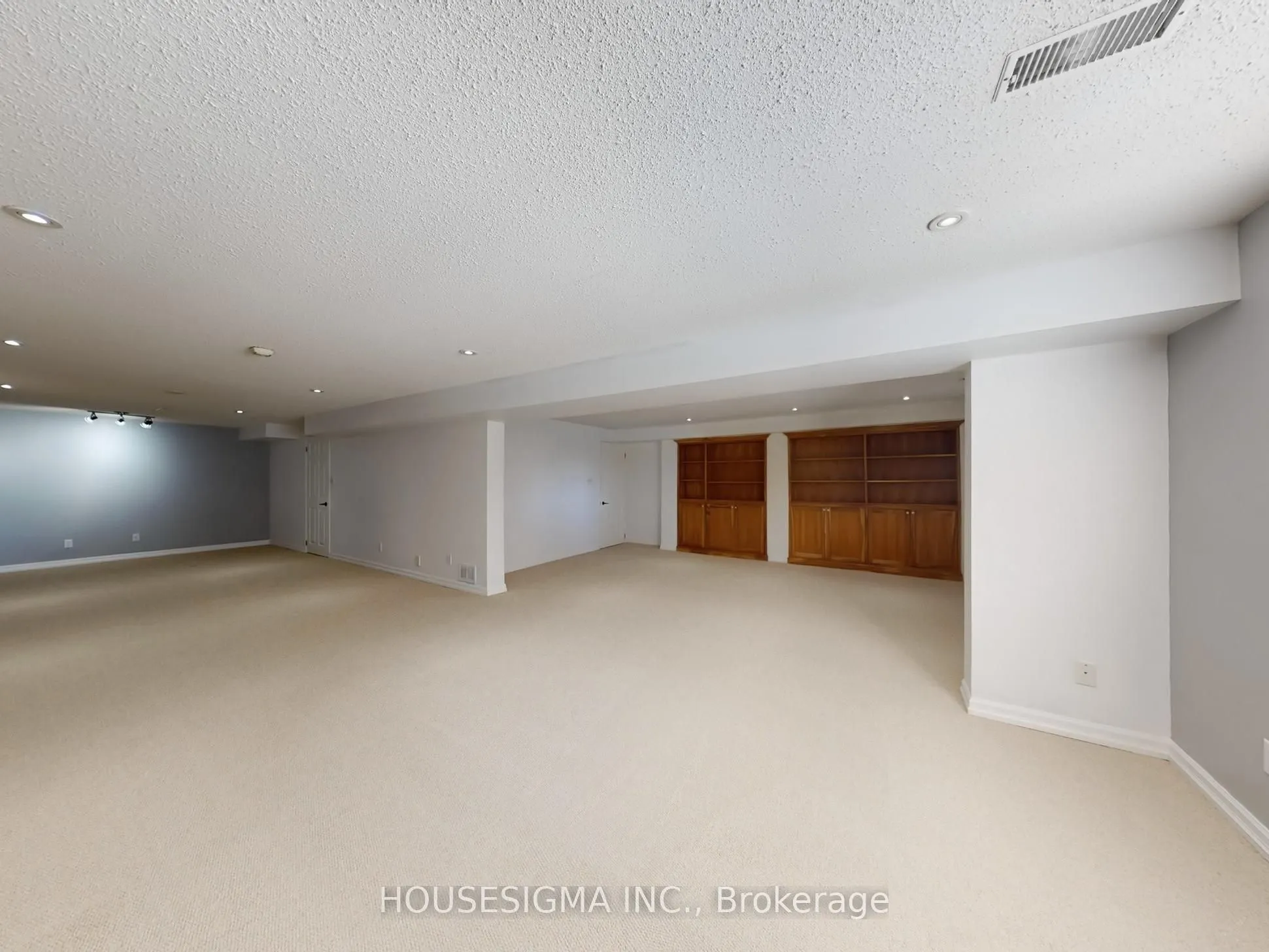 952 Peggoty Circle