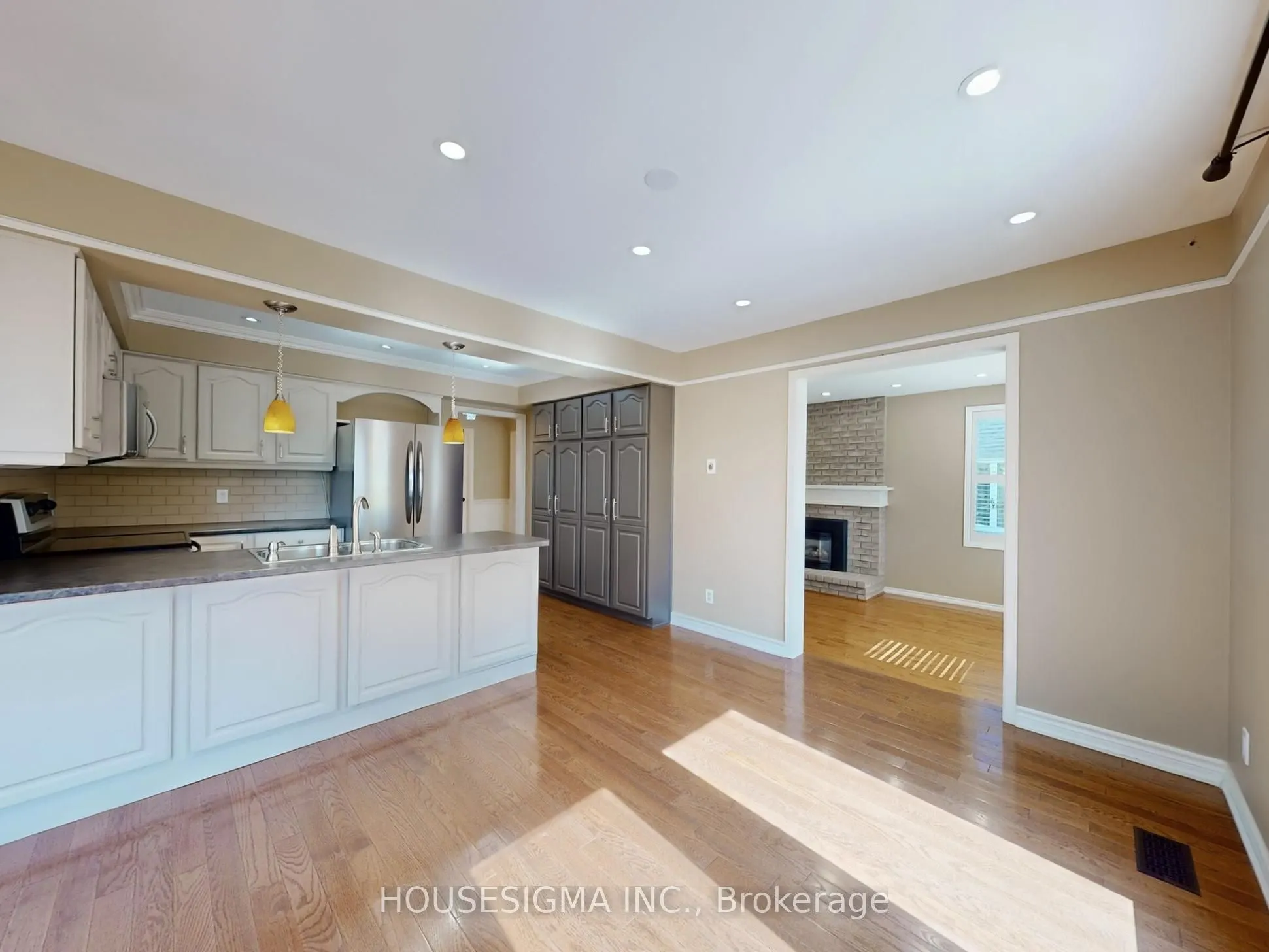 952 Peggoty Circle