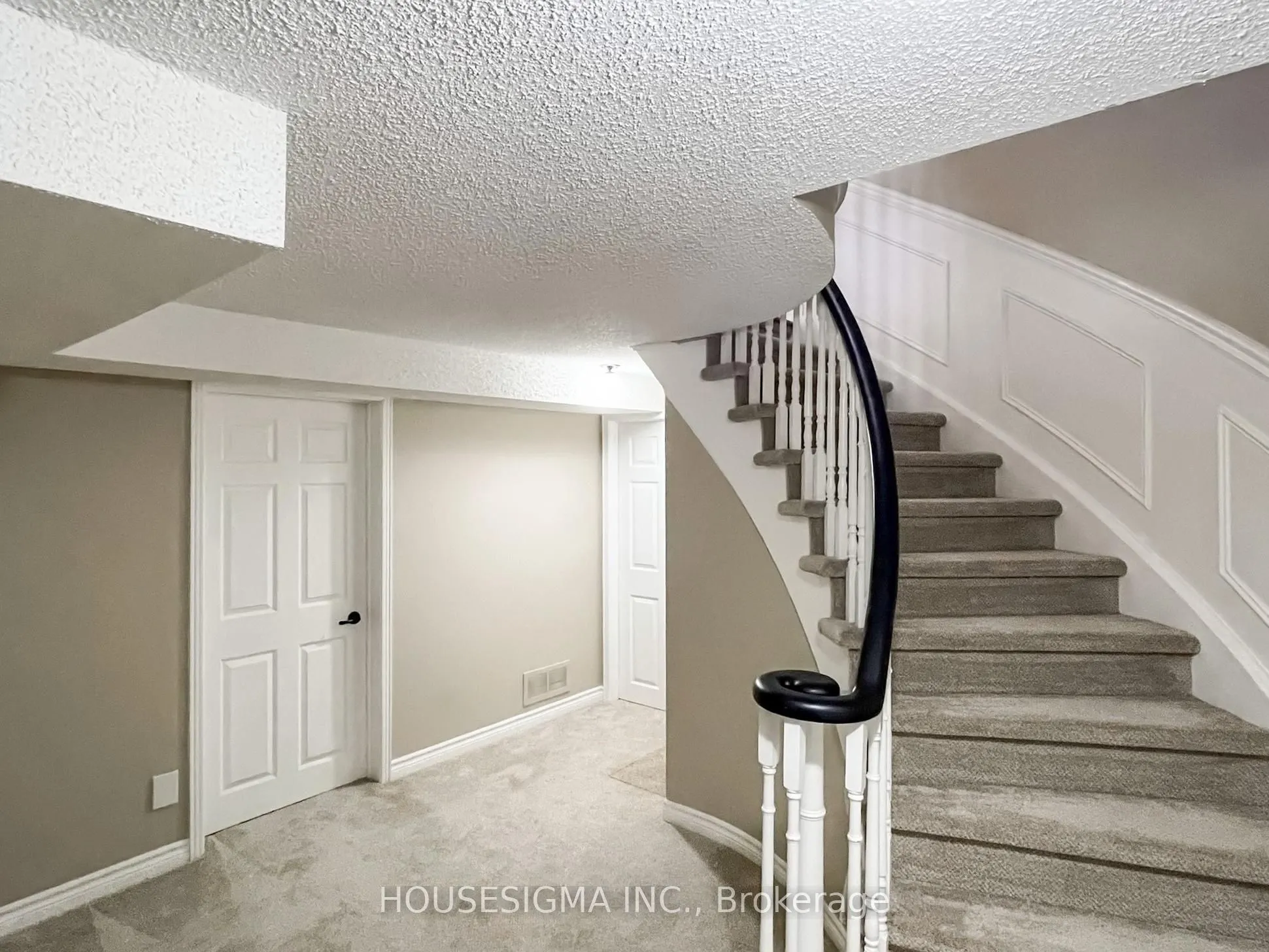952 Peggoty Circle