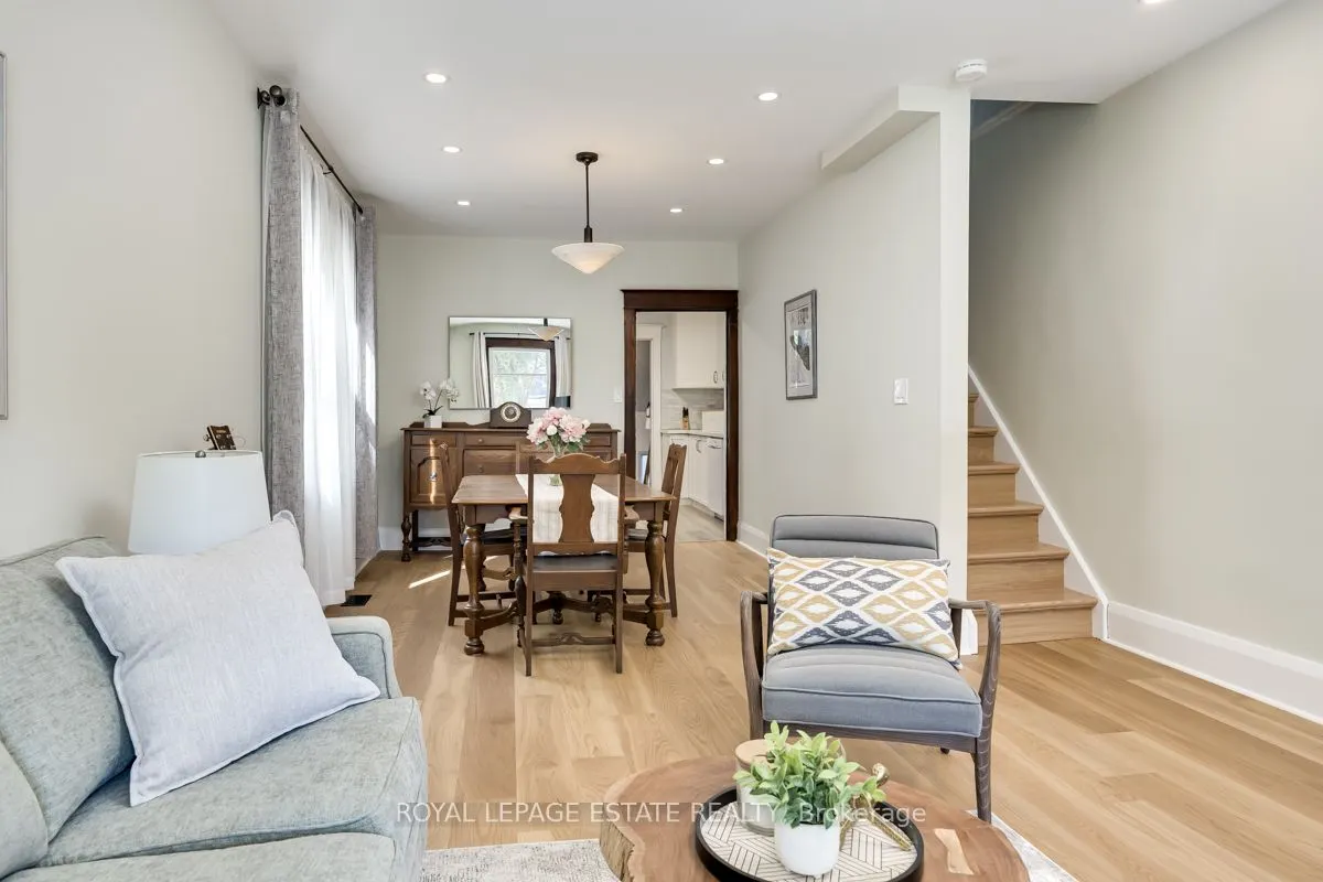 532 Glebeholme Boulevard