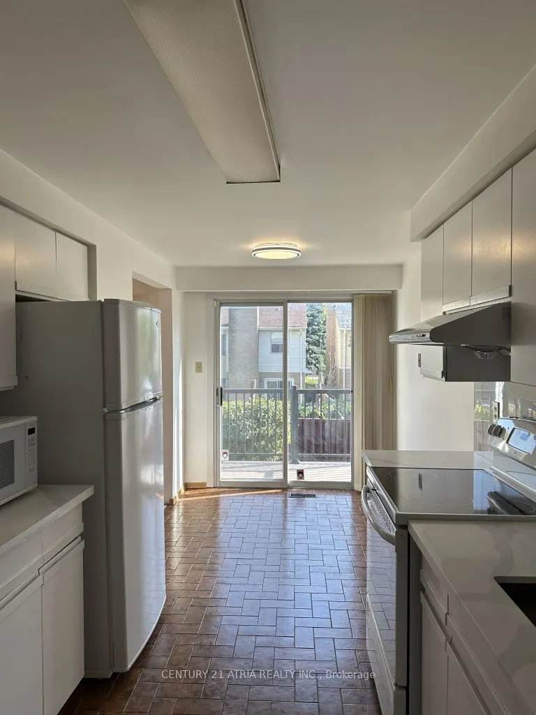 85 Sandyhook Square