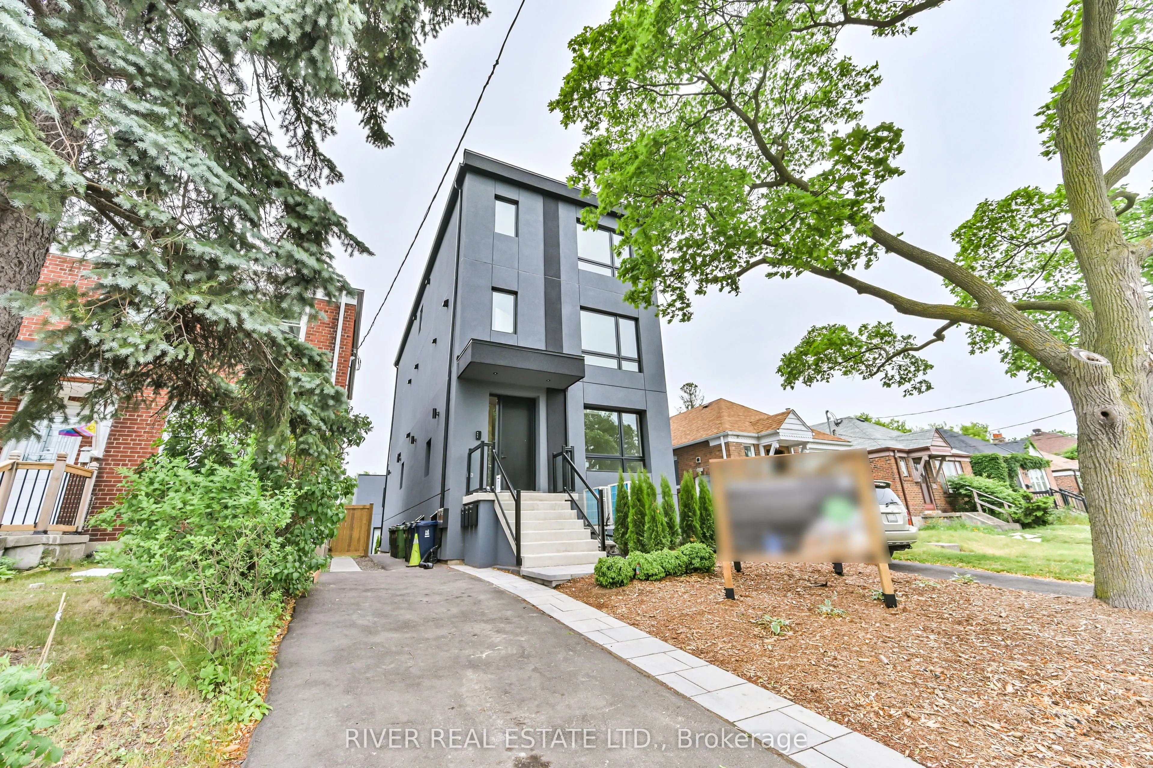 2420 Gerrard Street E, #3