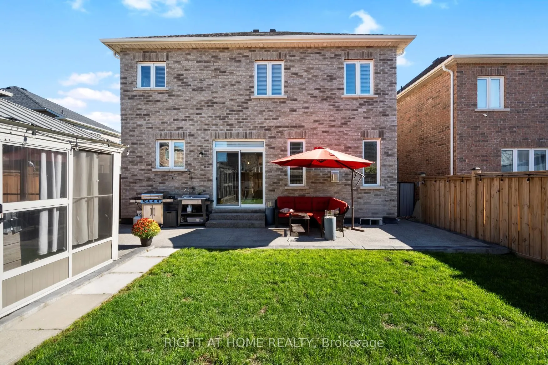 4 Bill Hutchinson Crescent