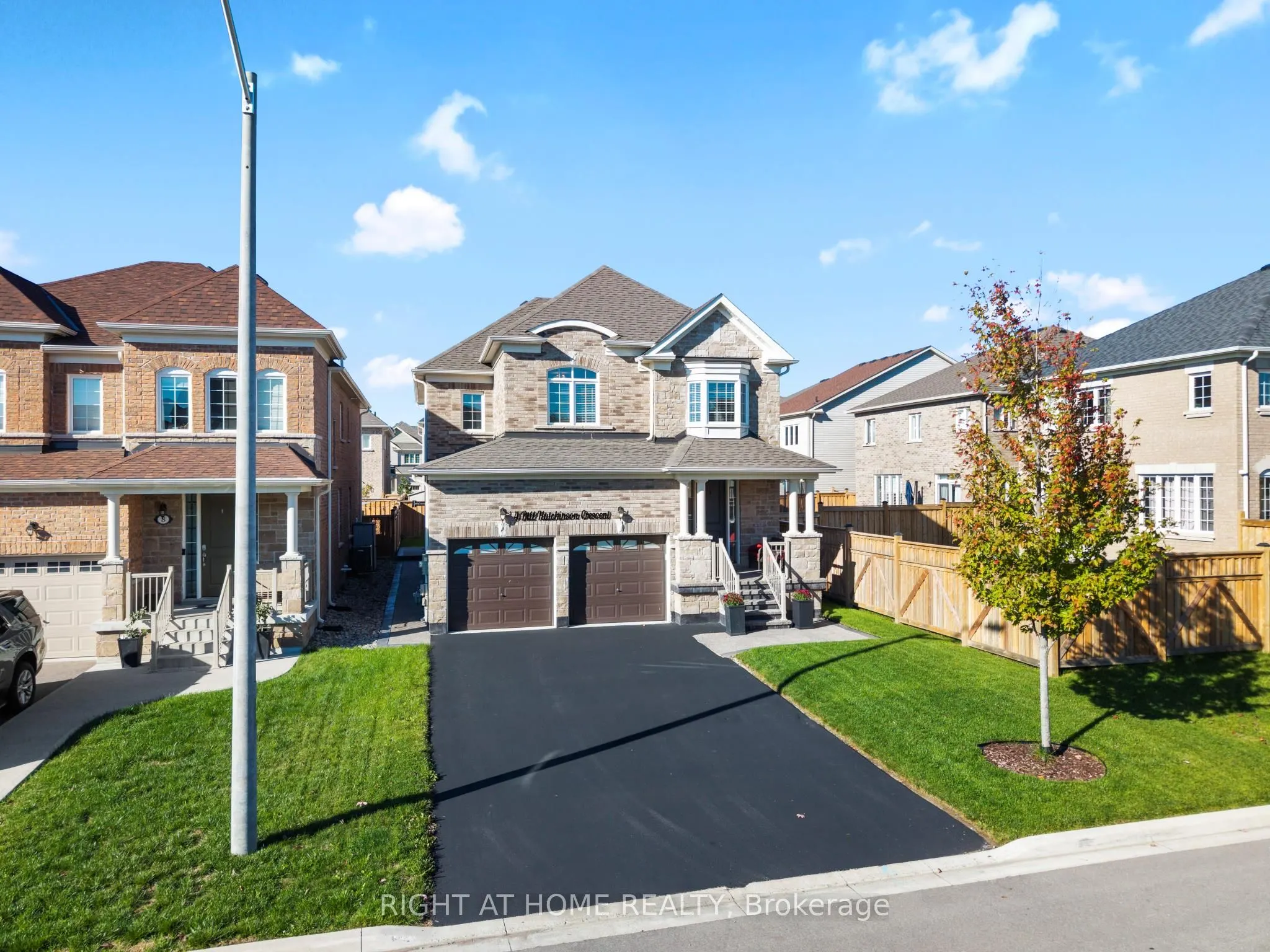 4 Bill Hutchinson Crescent