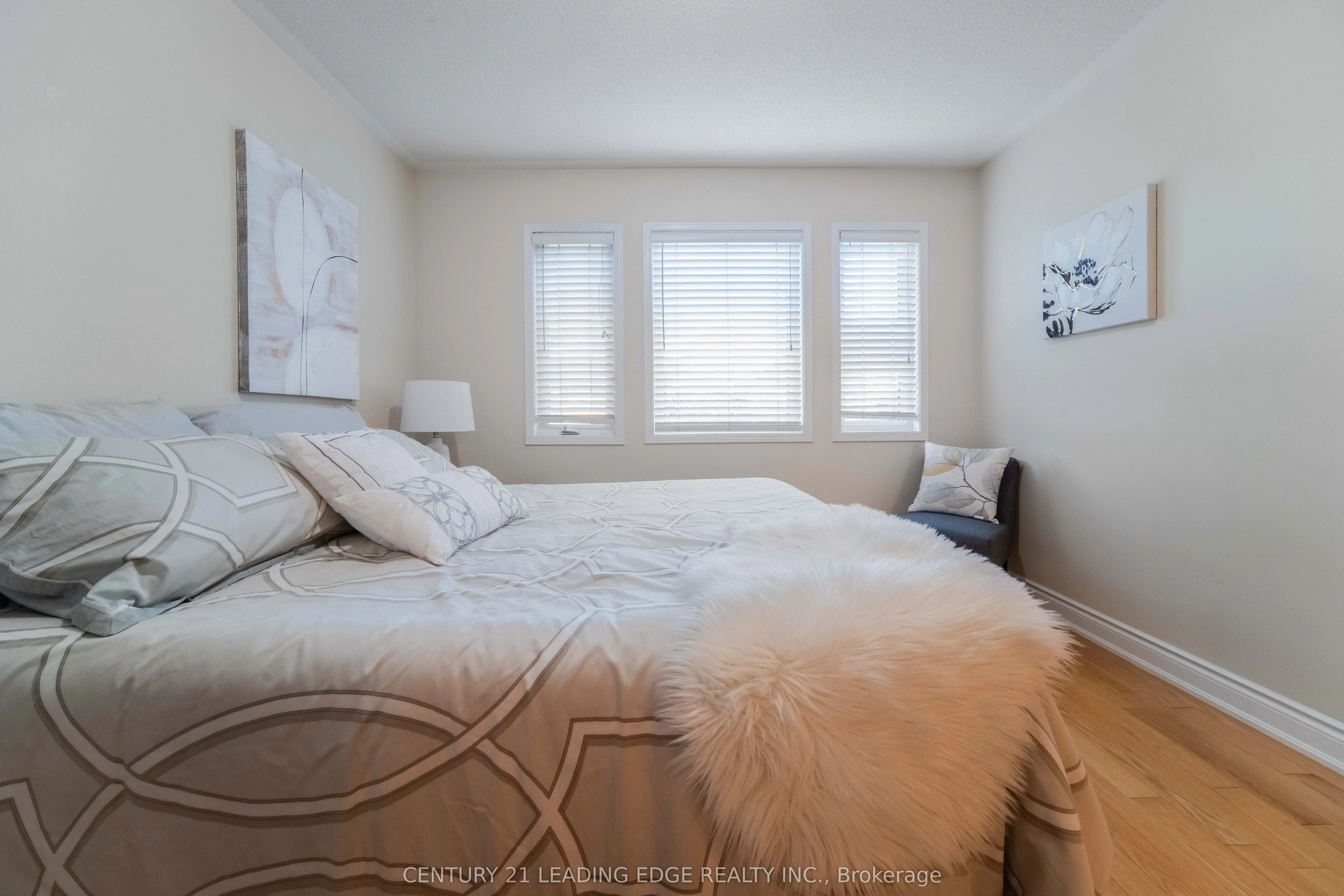4 Glacier Crescent