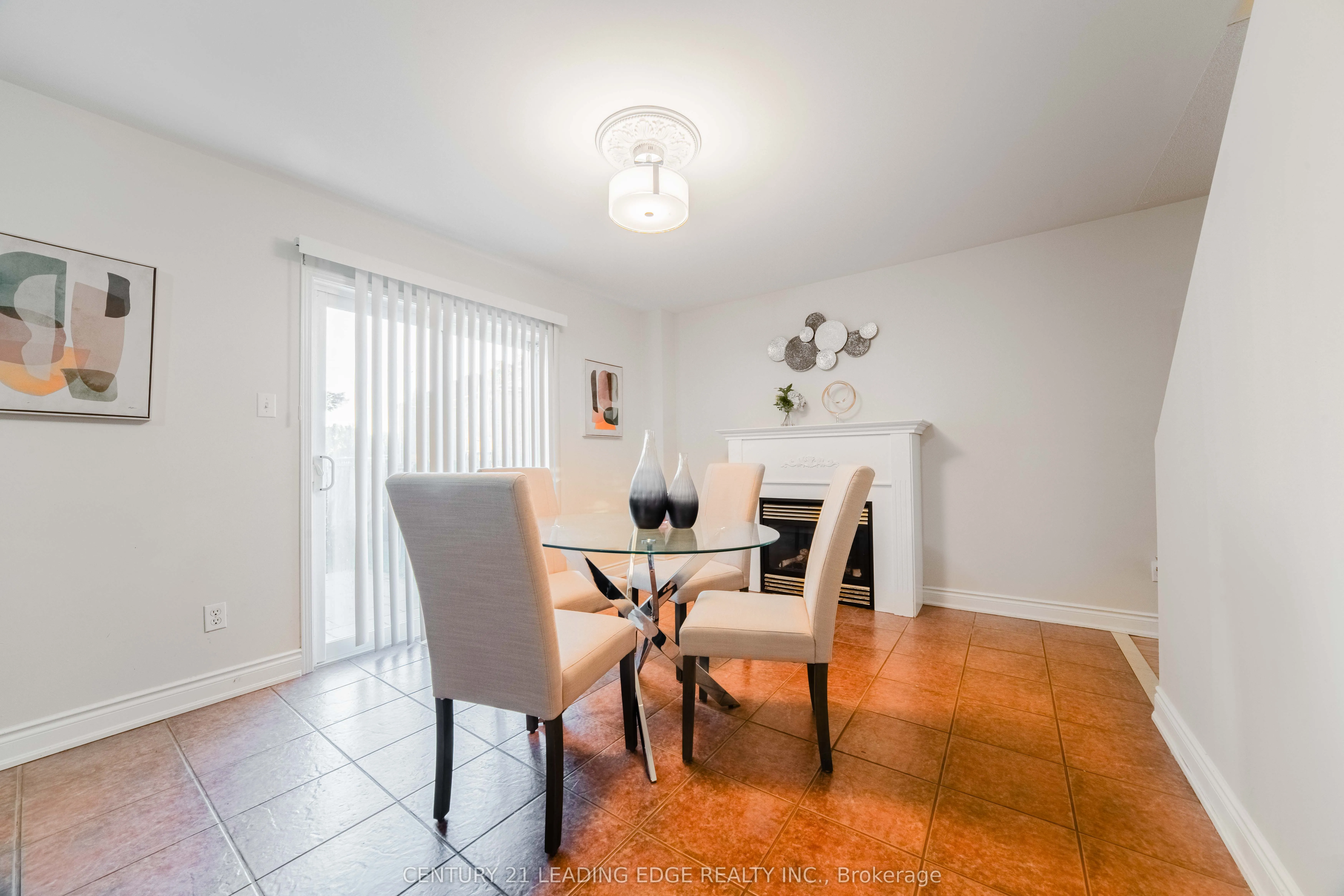 4 Glacier Crescent