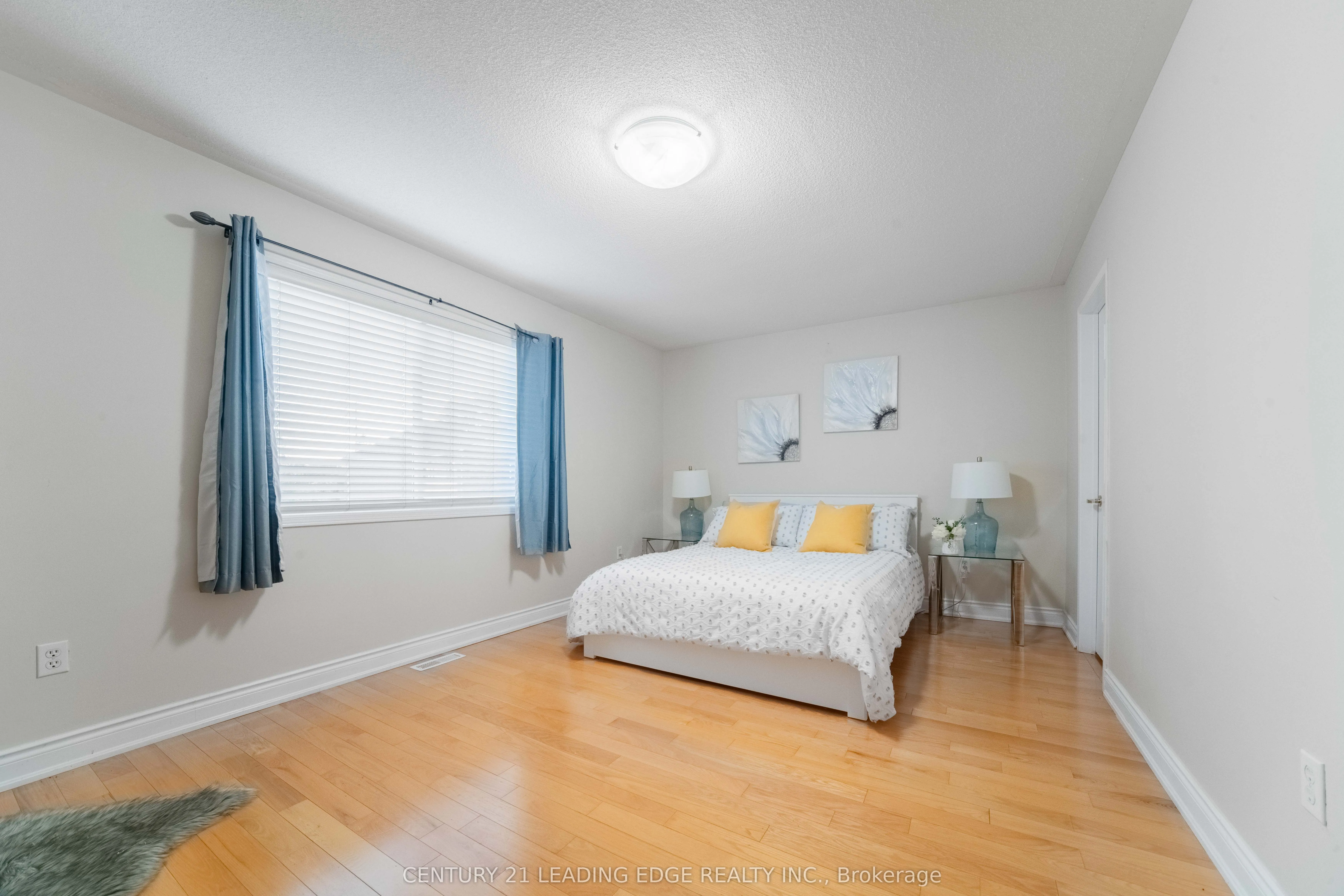 4 Glacier Crescent