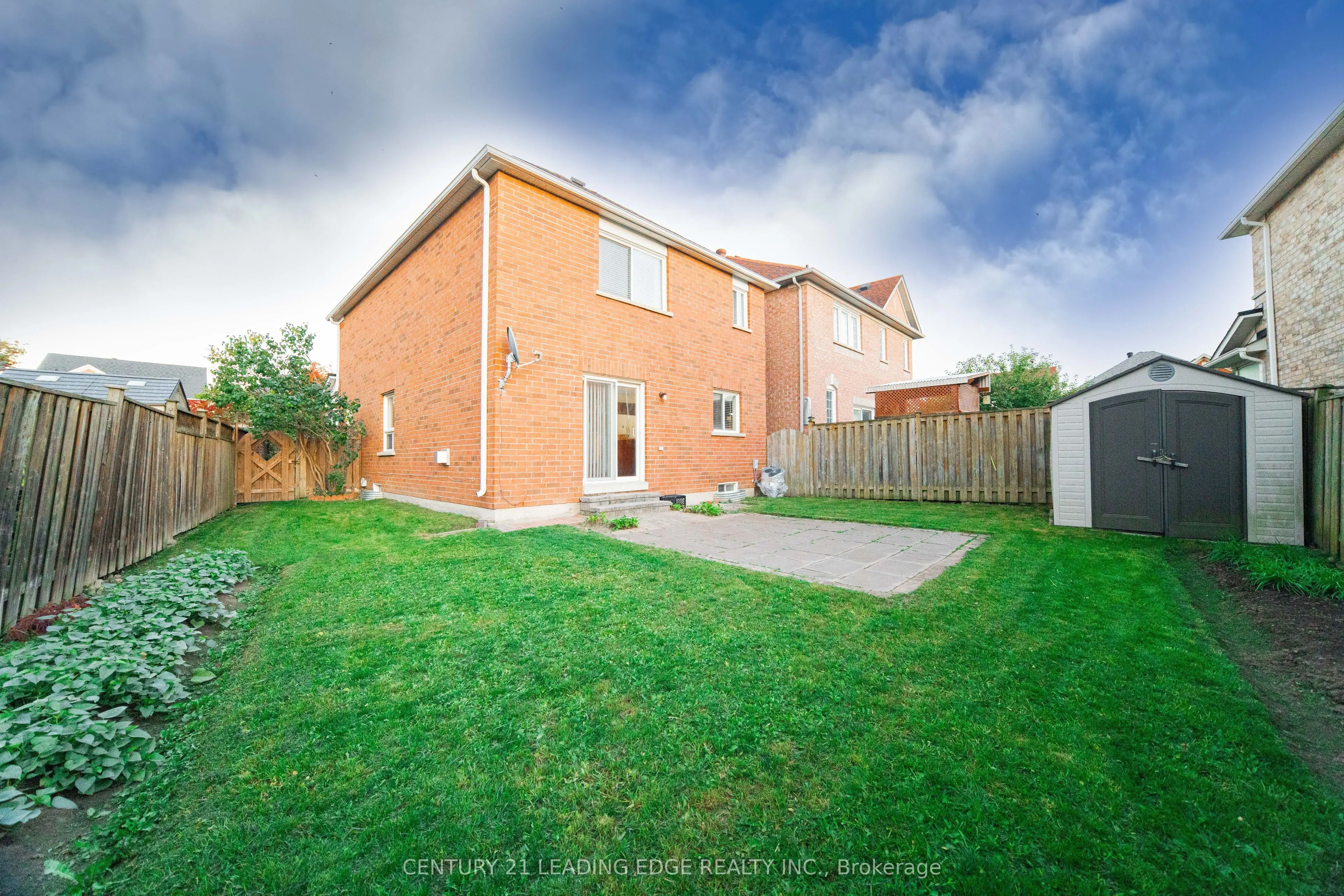 4 Glacier Crescent
