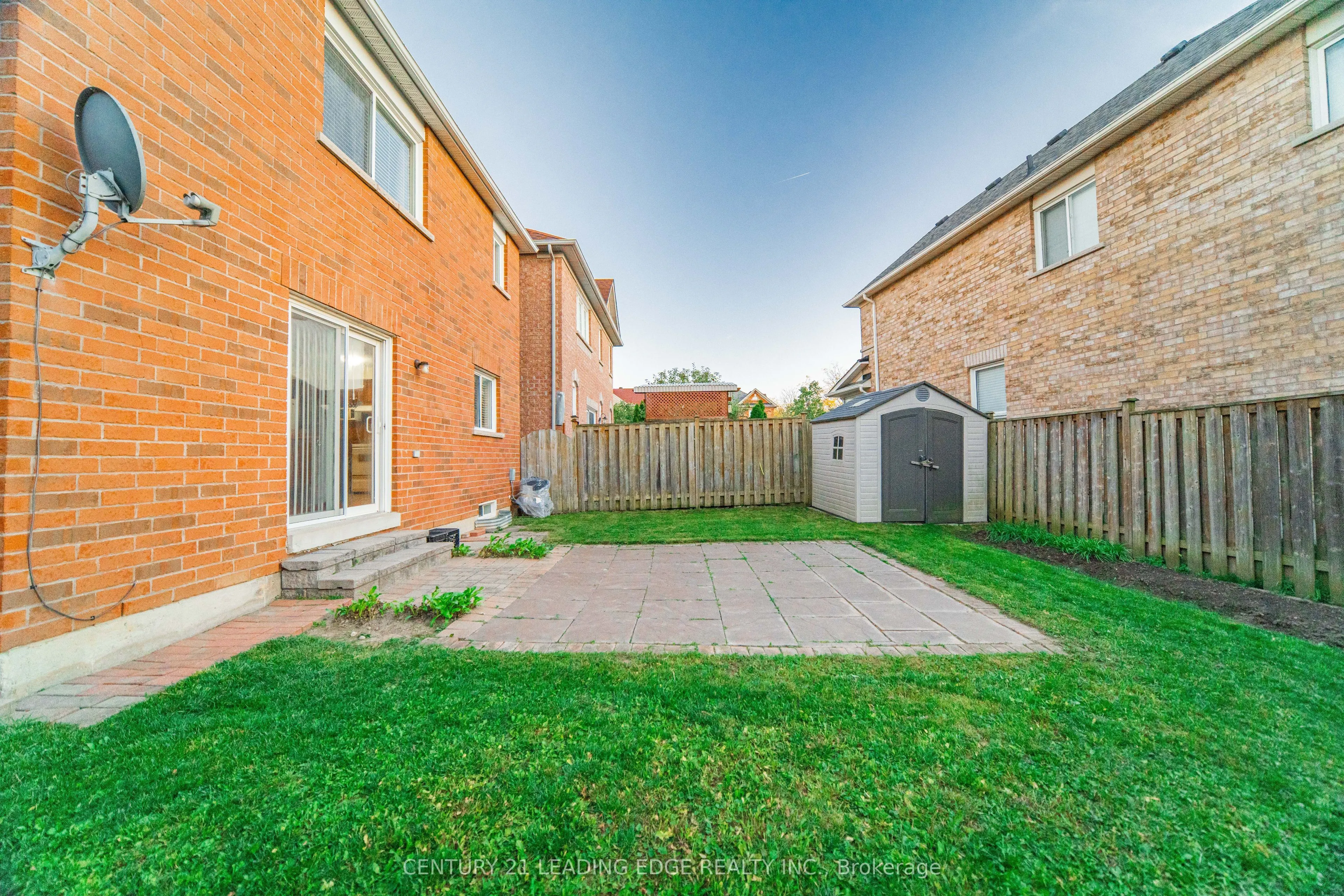 4 Glacier Crescent
