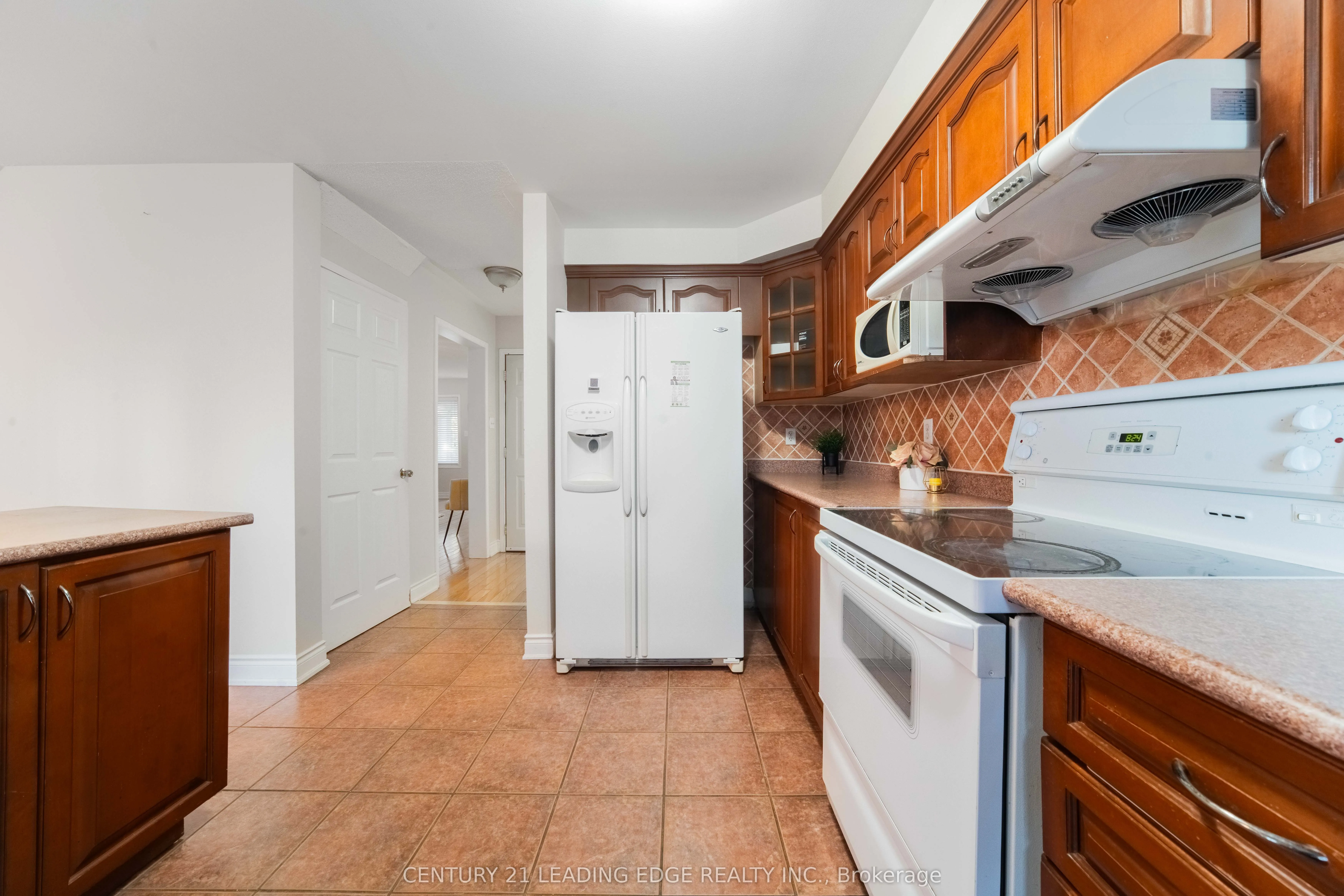 4 Glacier Crescent