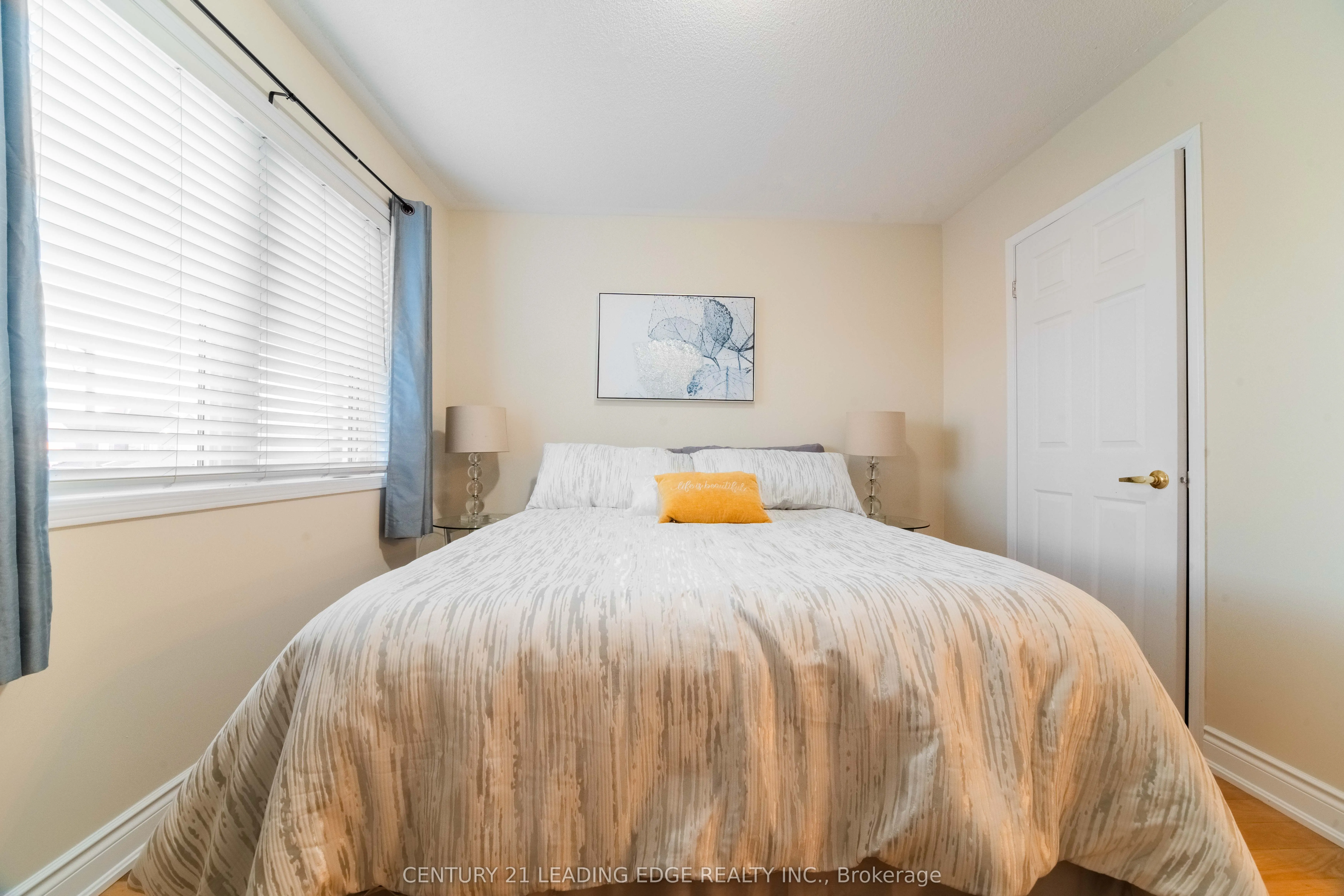 4 Glacier Crescent