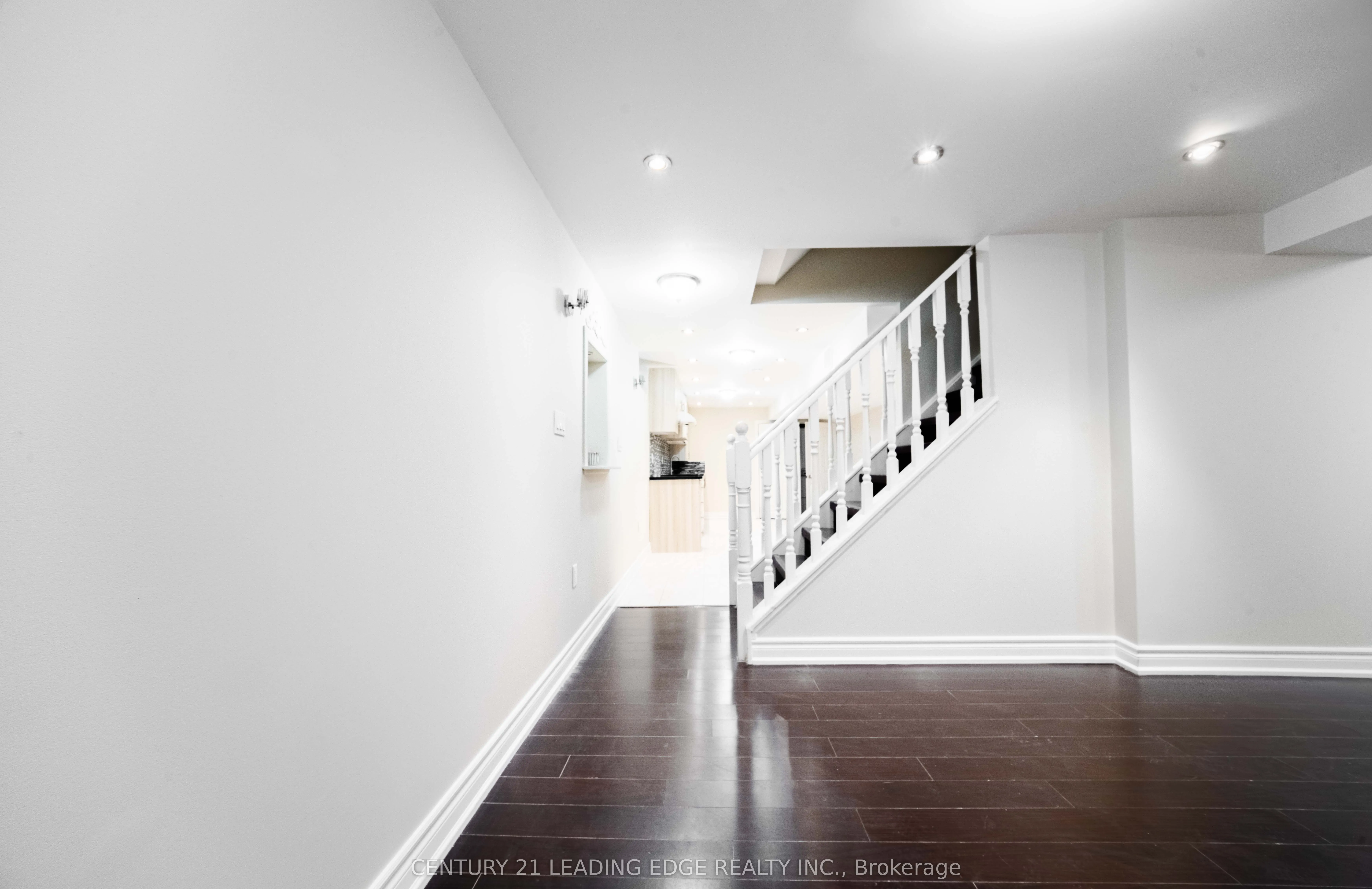 4 Glacier Crescent