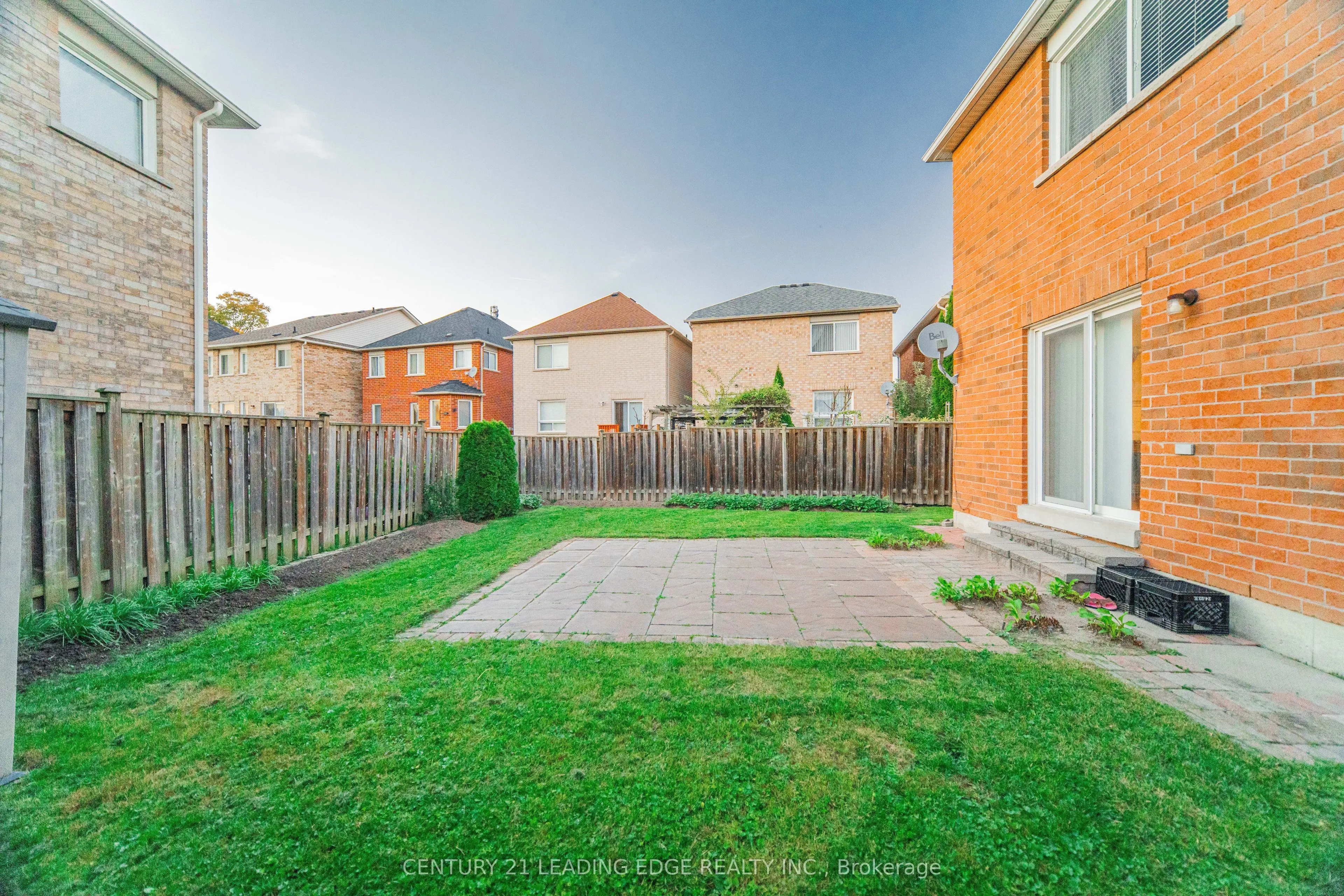 4 Glacier Crescent