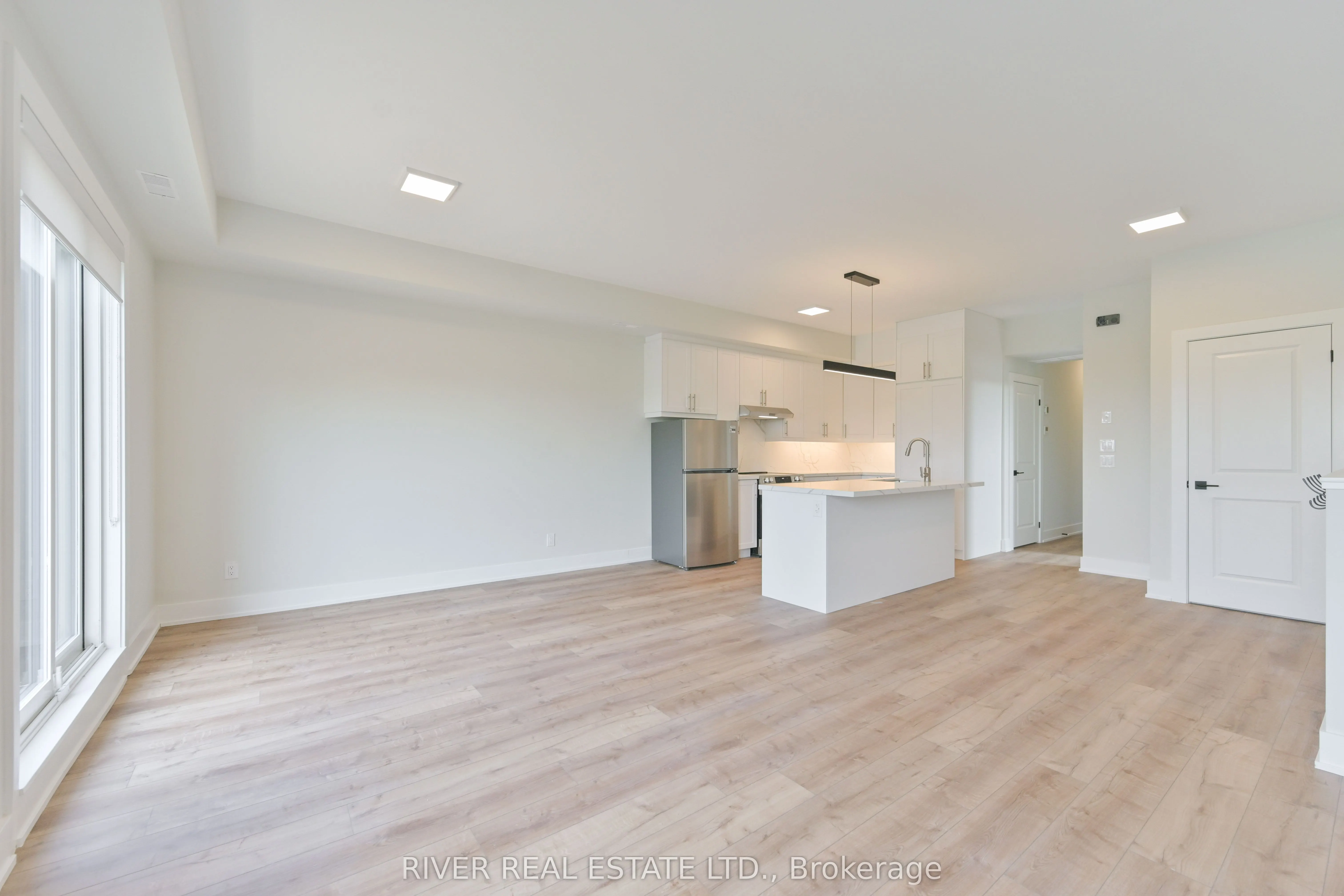 2420 Gerrard Street E, #4