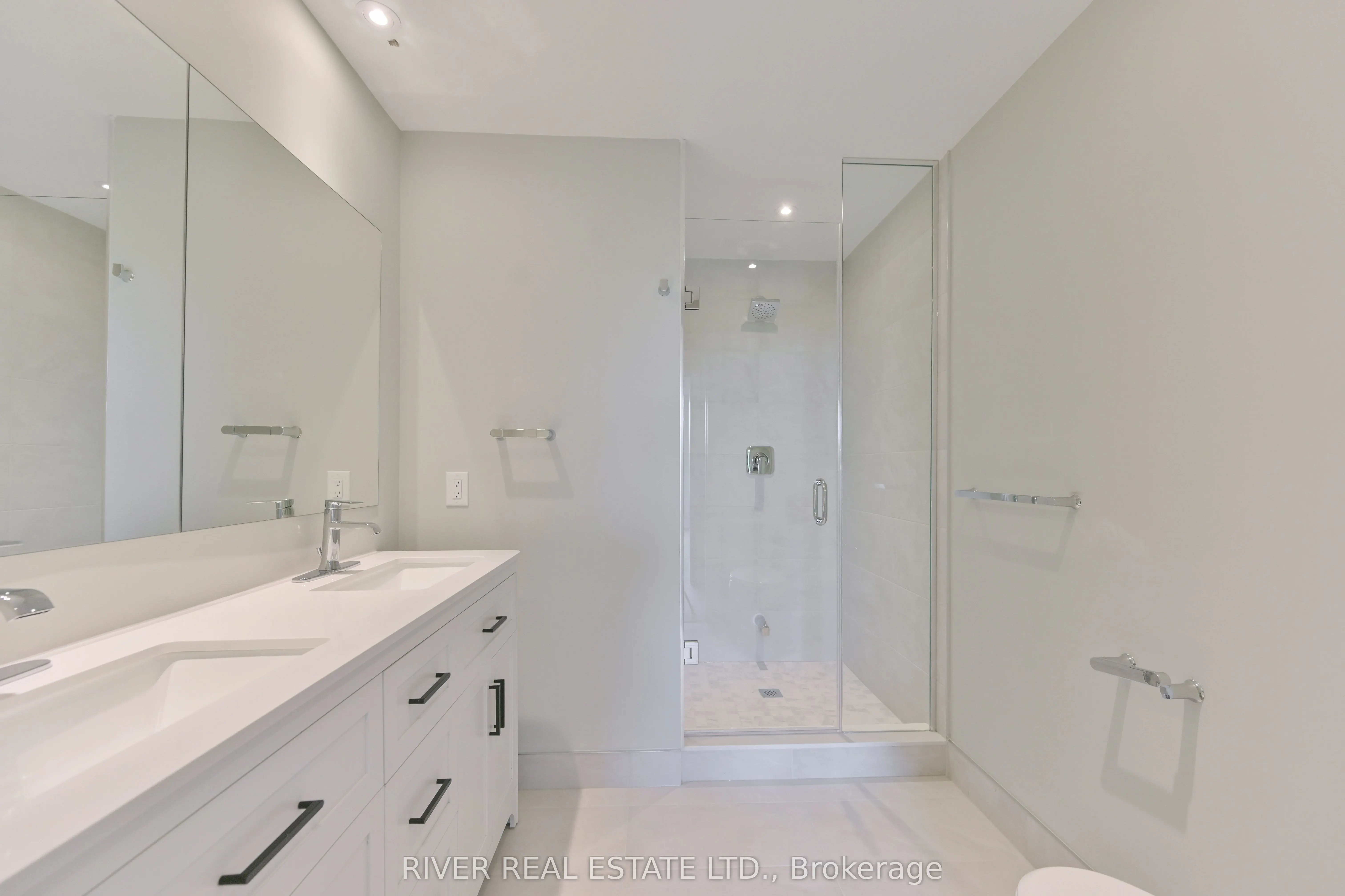 2420 Gerrard Street E, #4