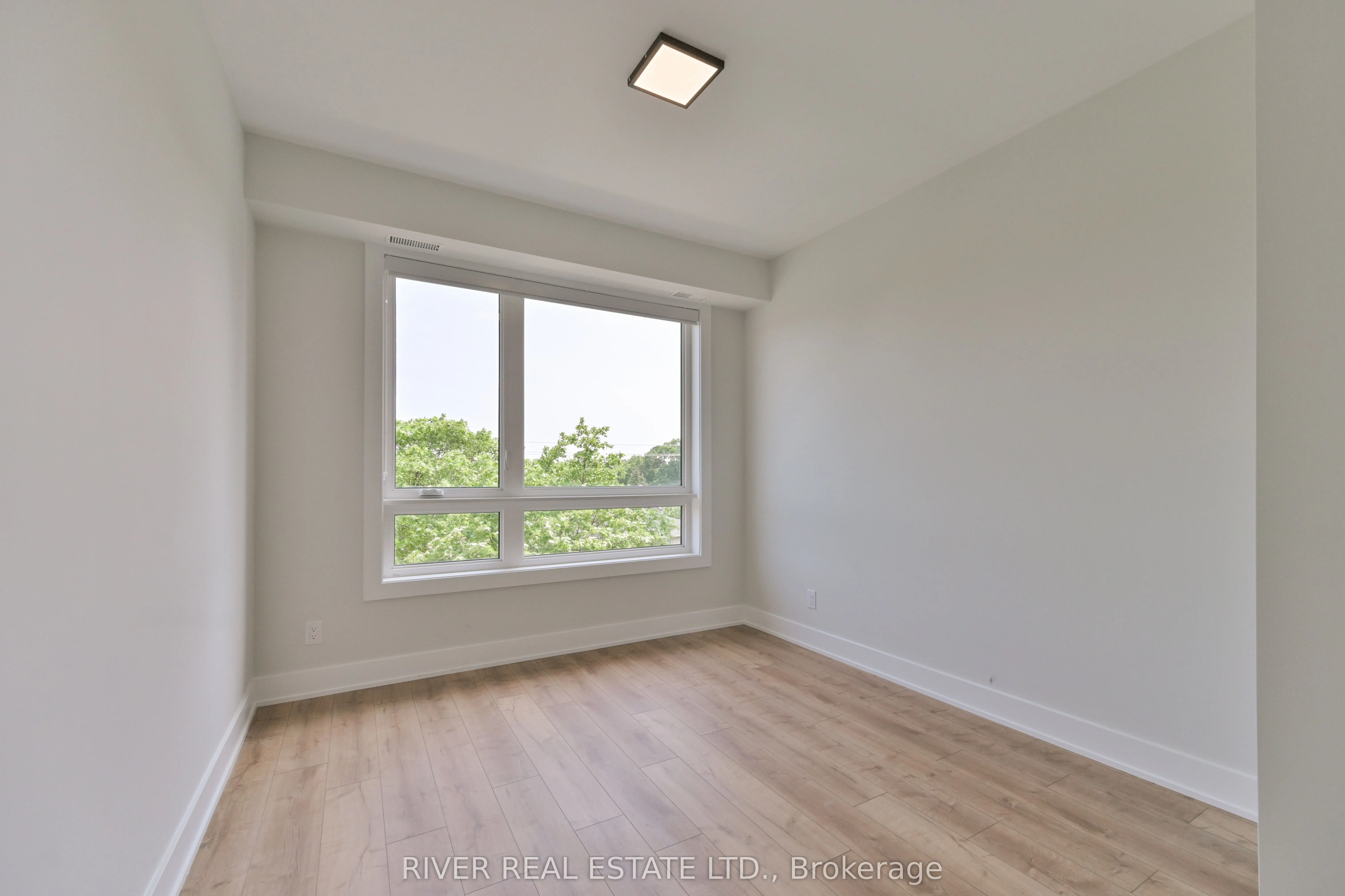 2420 Gerrard Street E, #4