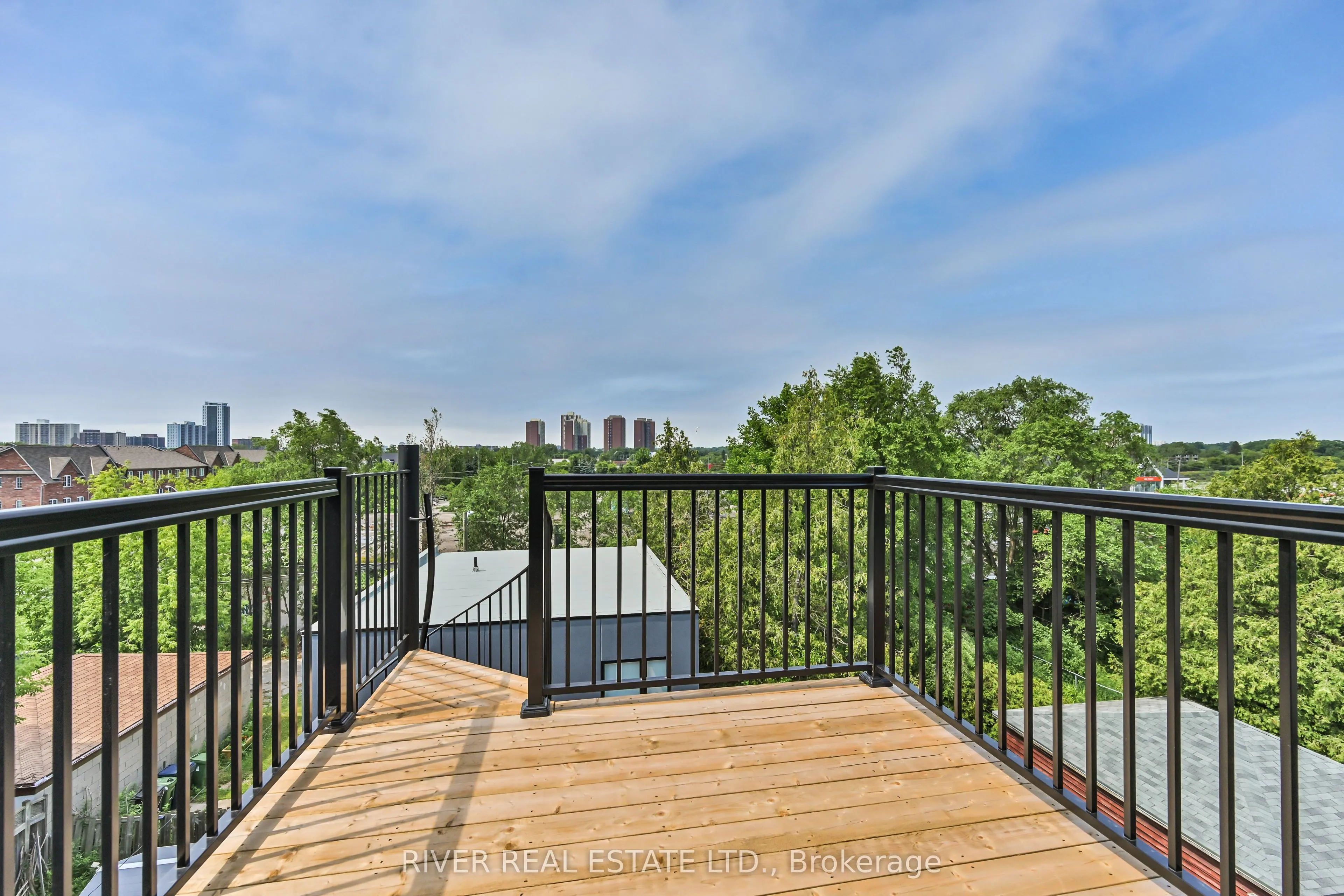 2420 Gerrard Street E, #4